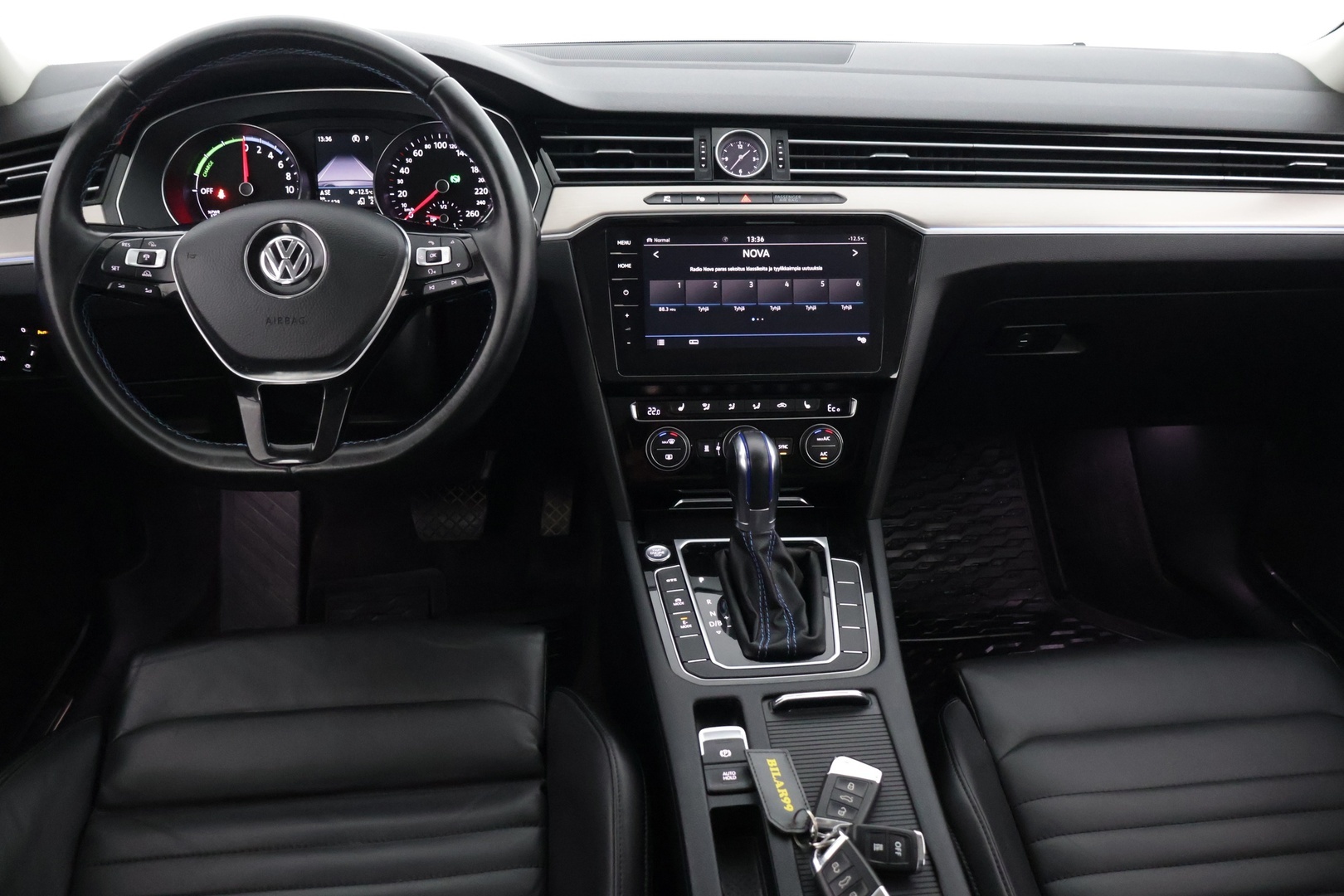 VOLKSWAGEN Passat 2018