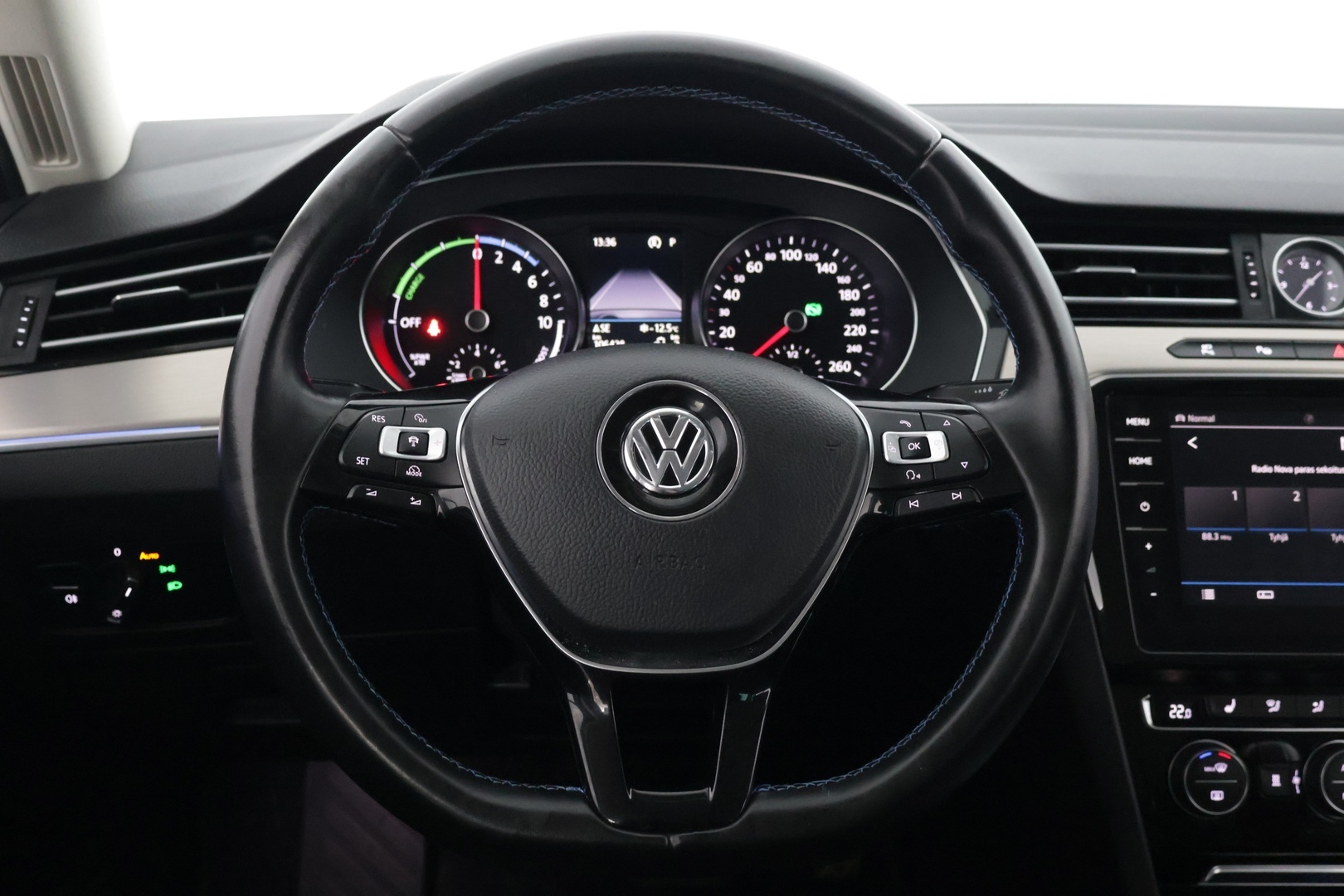 VOLKSWAGEN Passat 2018