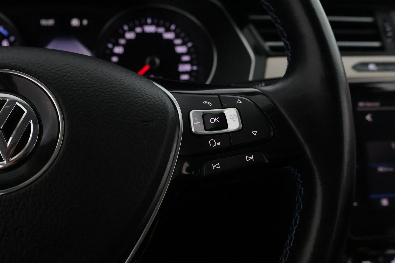 VOLKSWAGEN Passat 2018