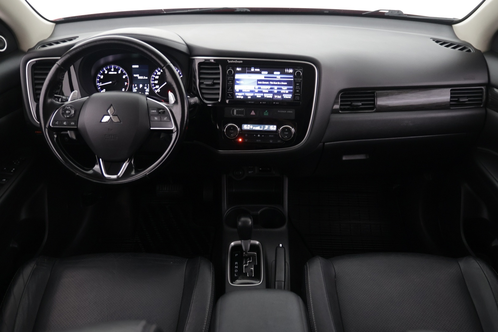 MITSUBISHI Outlander 2016