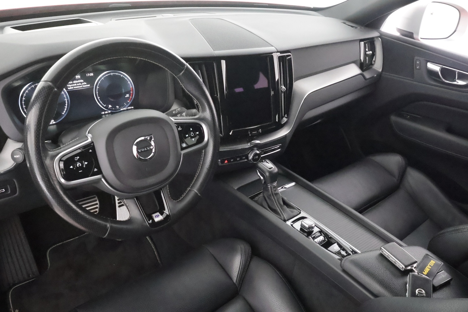 VOLVO XC60 2018