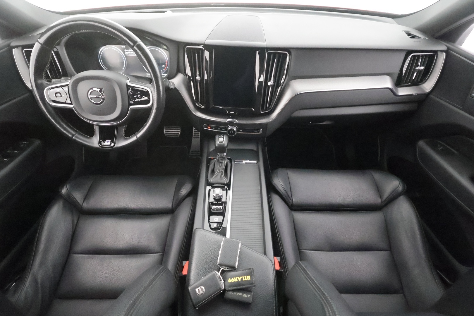 VOLVO XC60 2018