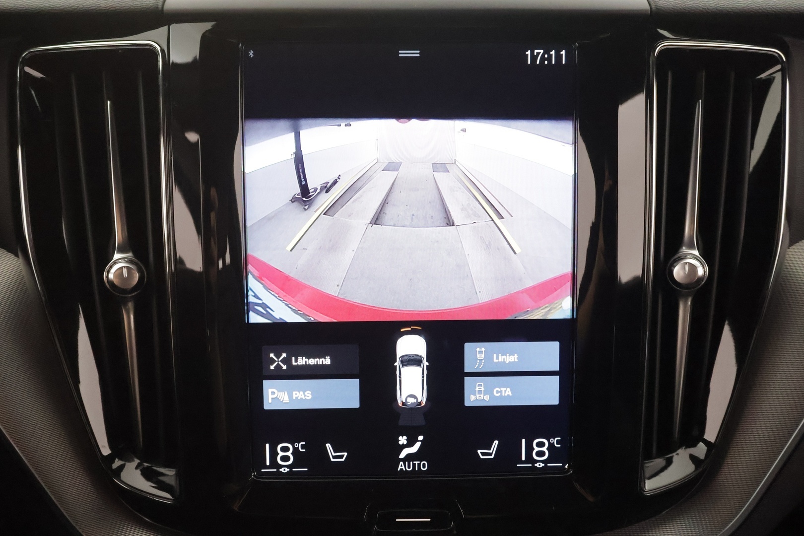 VOLVO XC60 2018