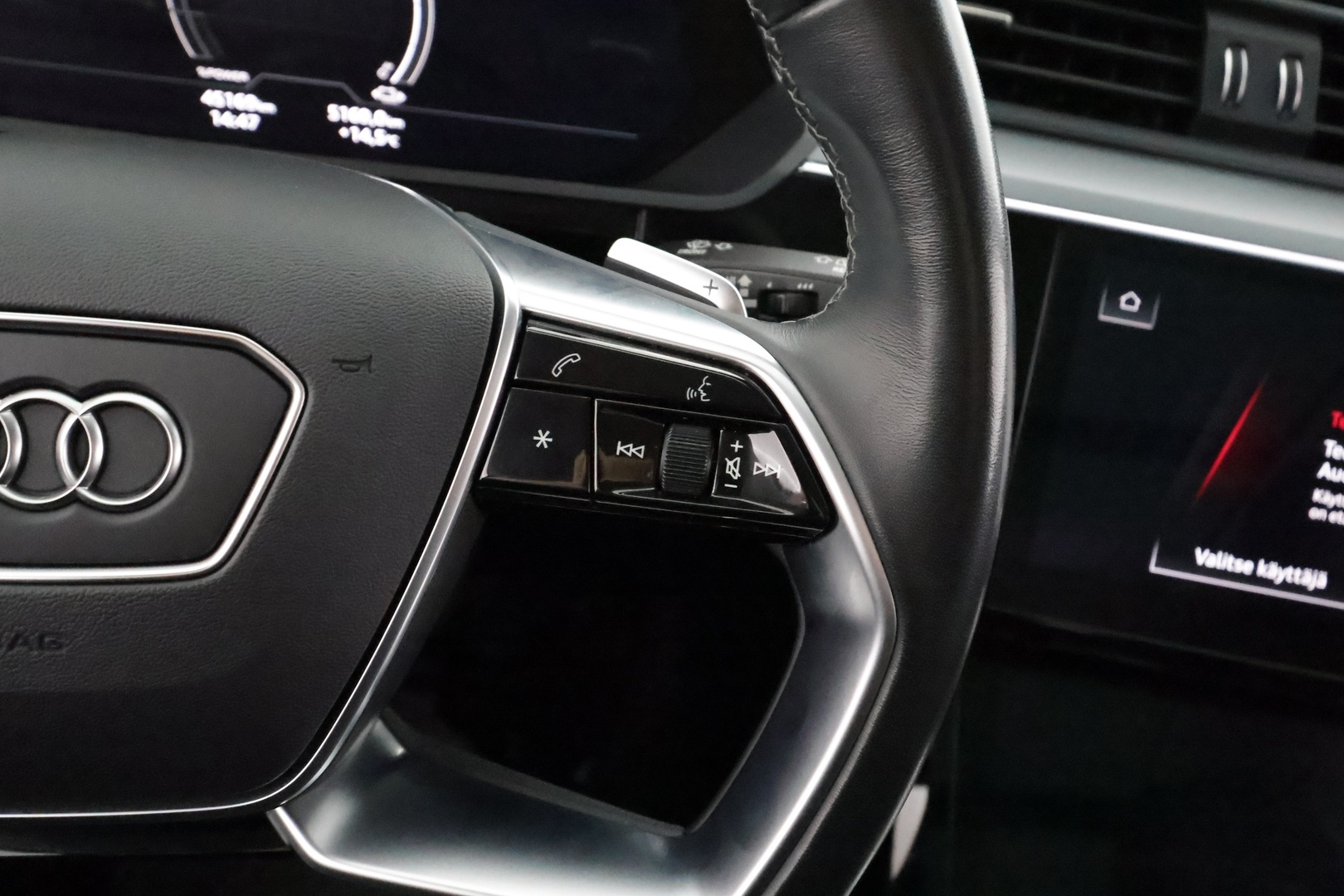 AUDI Q8 E-TRON 2024