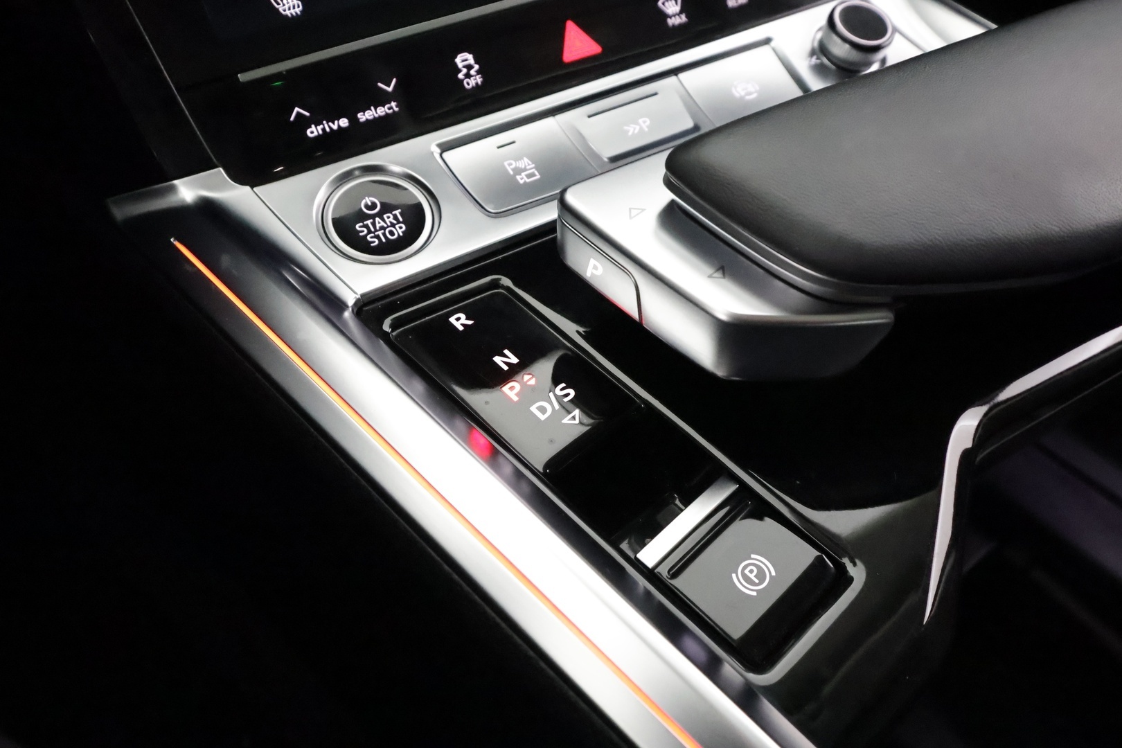 AUDI Q8 E-TRON 2024
