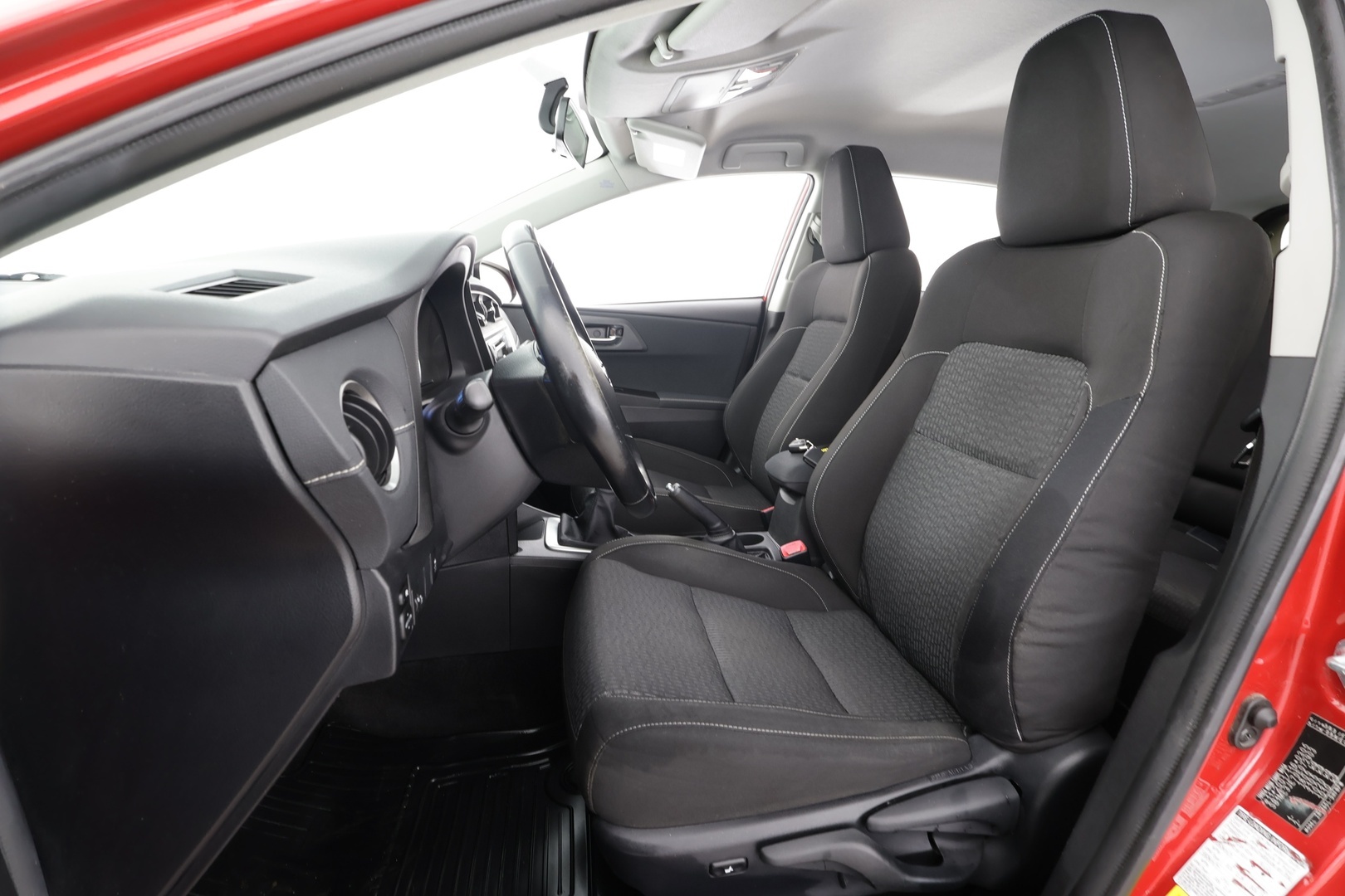 TOYOTA Auris 2015