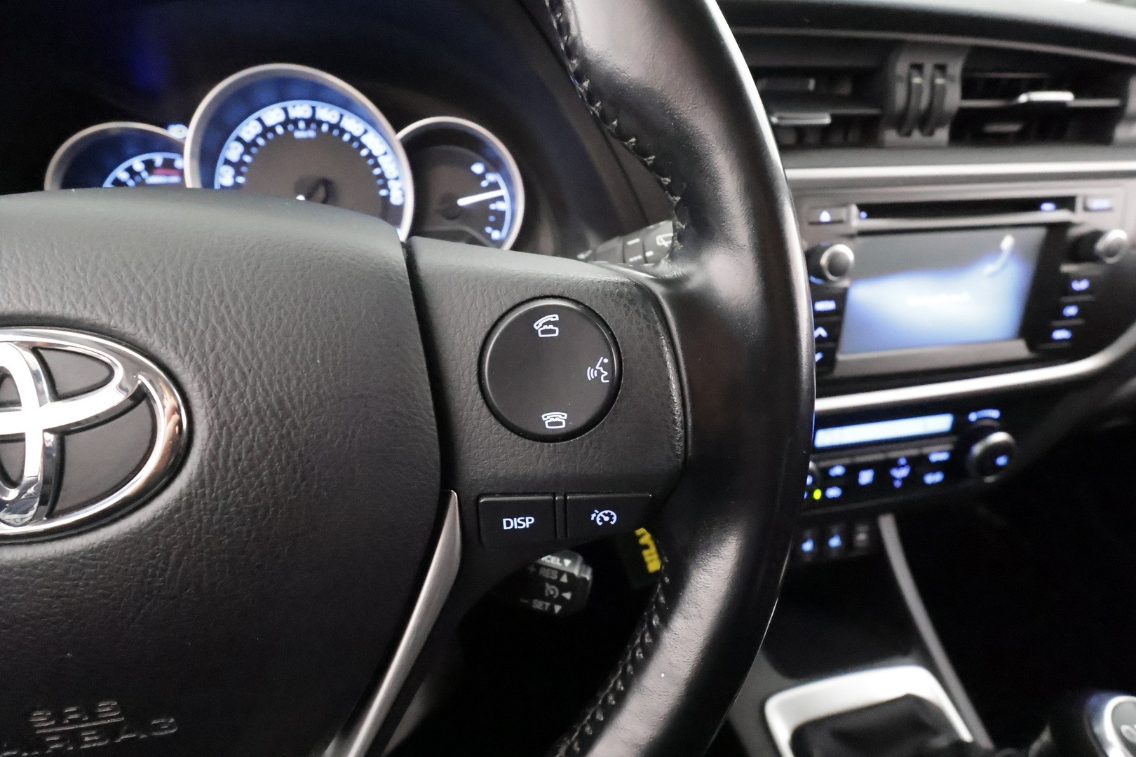 TOYOTA Auris 2015