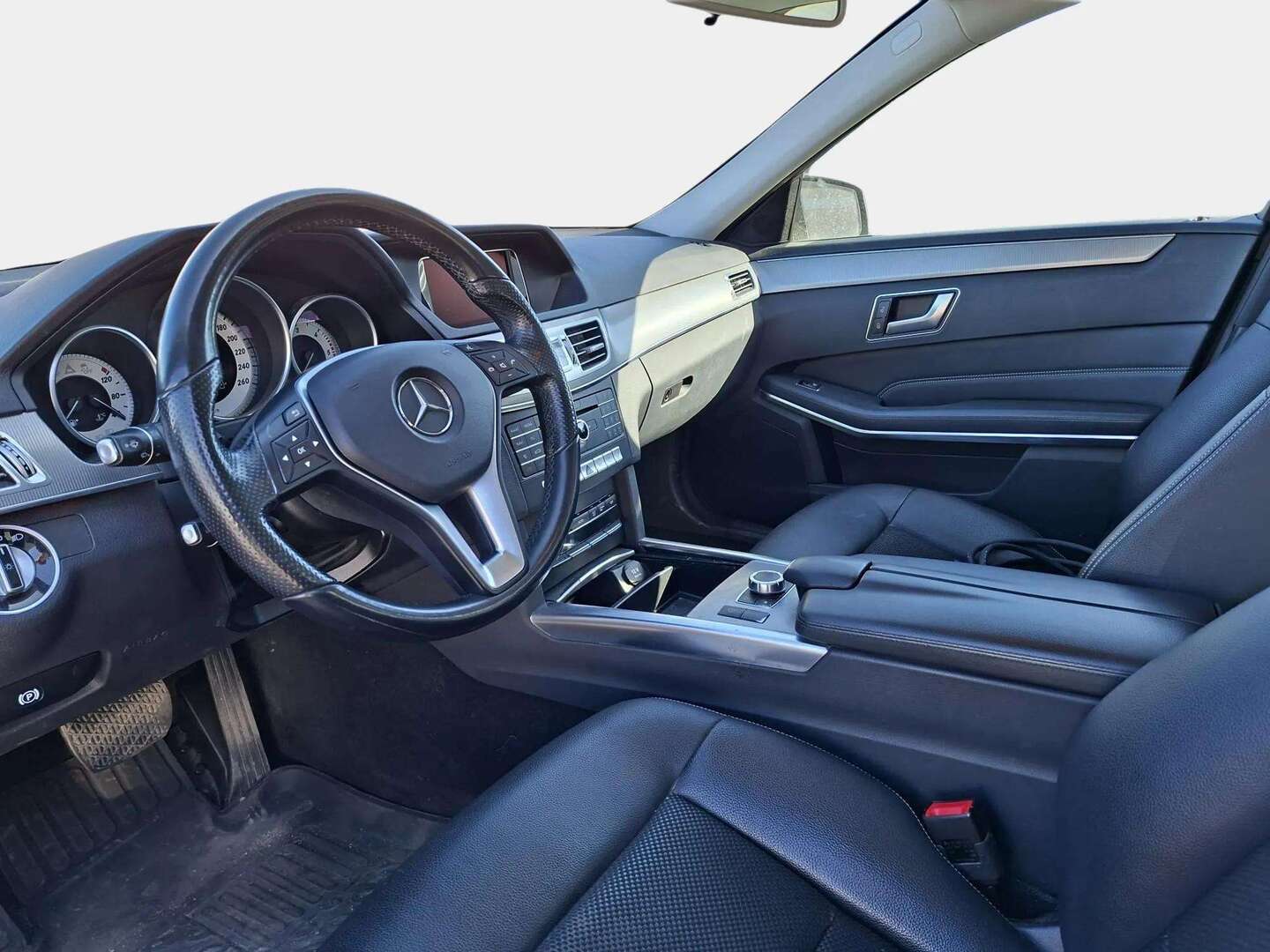 MERCEDES-BENZ E 2015
