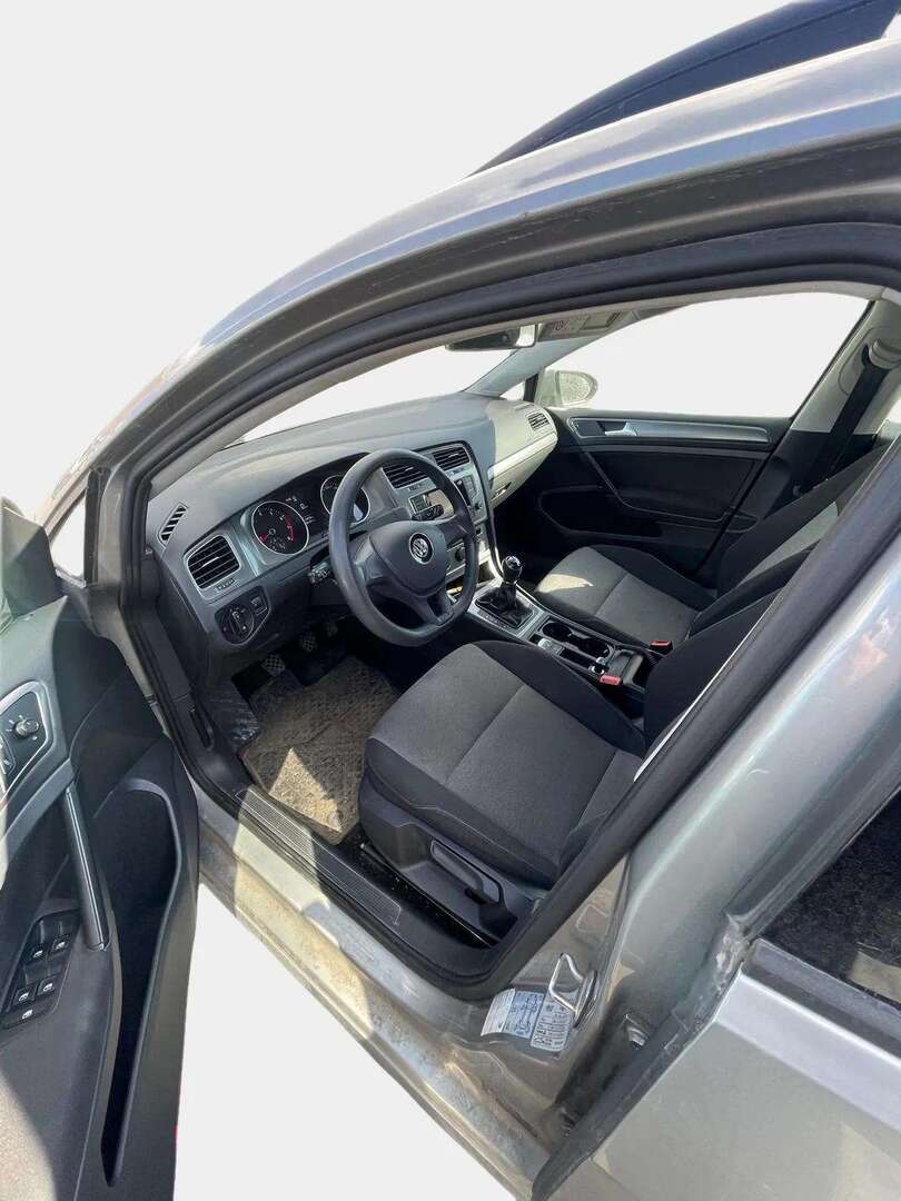 VOLKSWAGEN Golf 2016