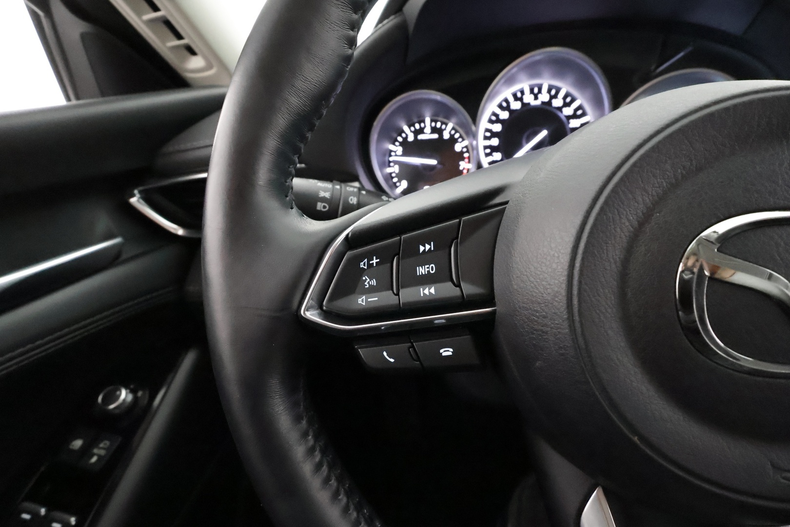 MAZDA Mazda6 2019