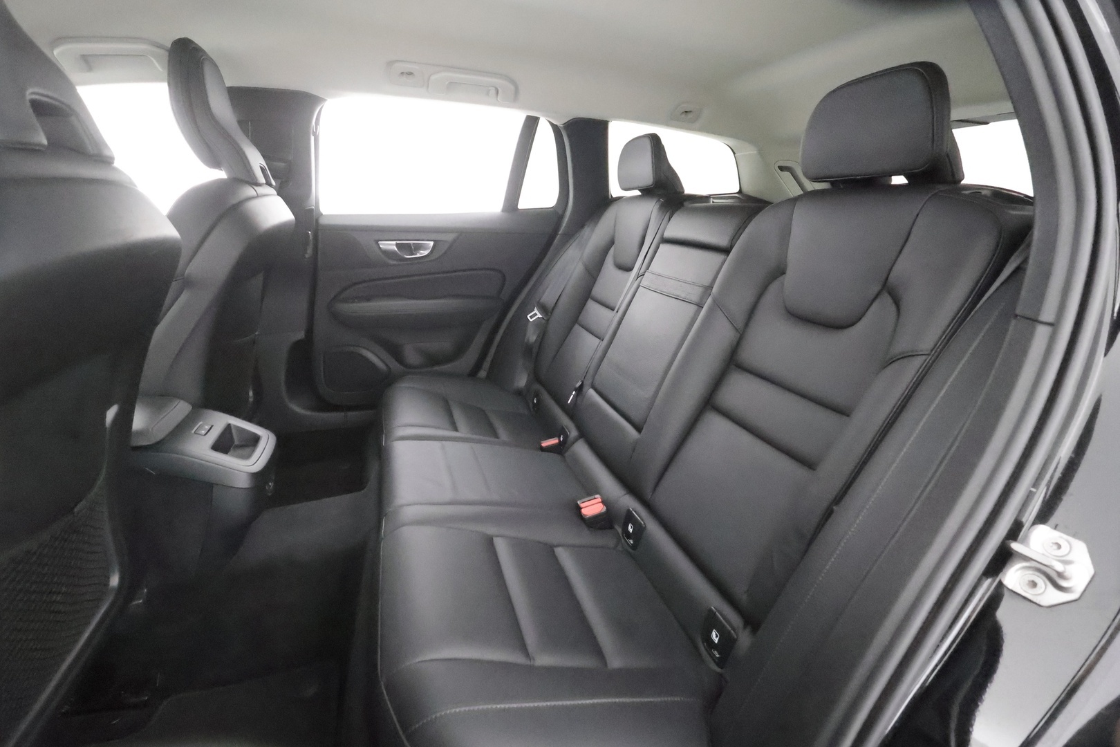 VOLVO V60 2021