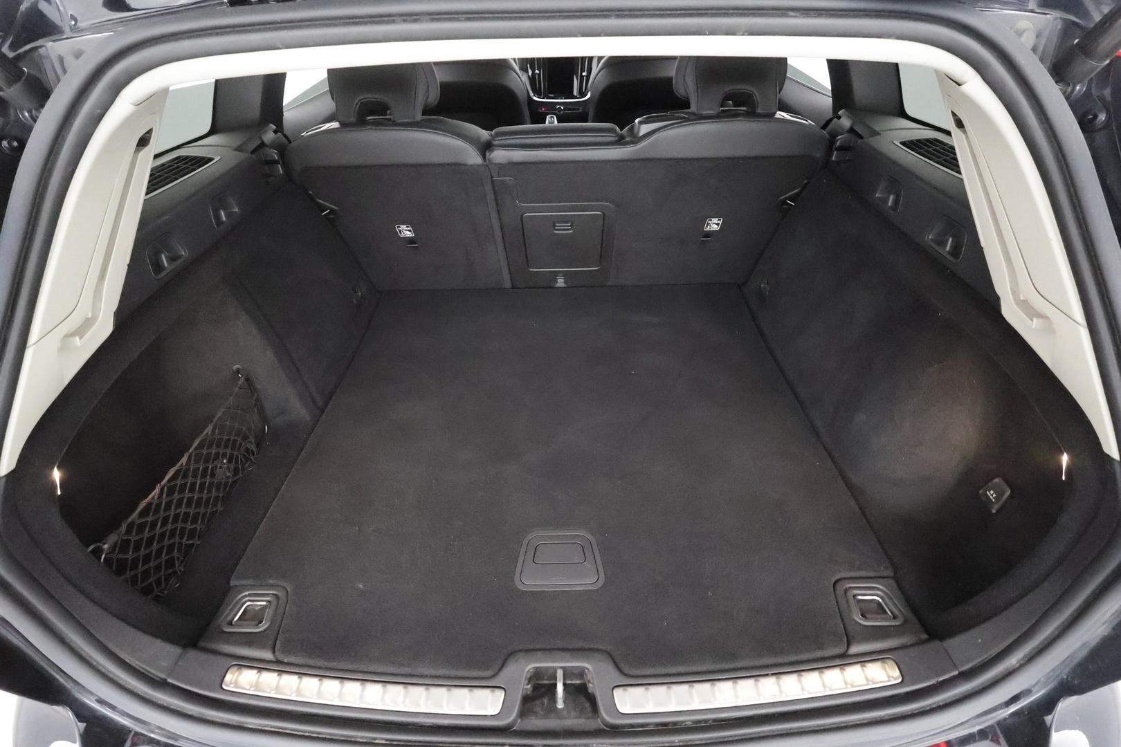 VOLVO V60 2021