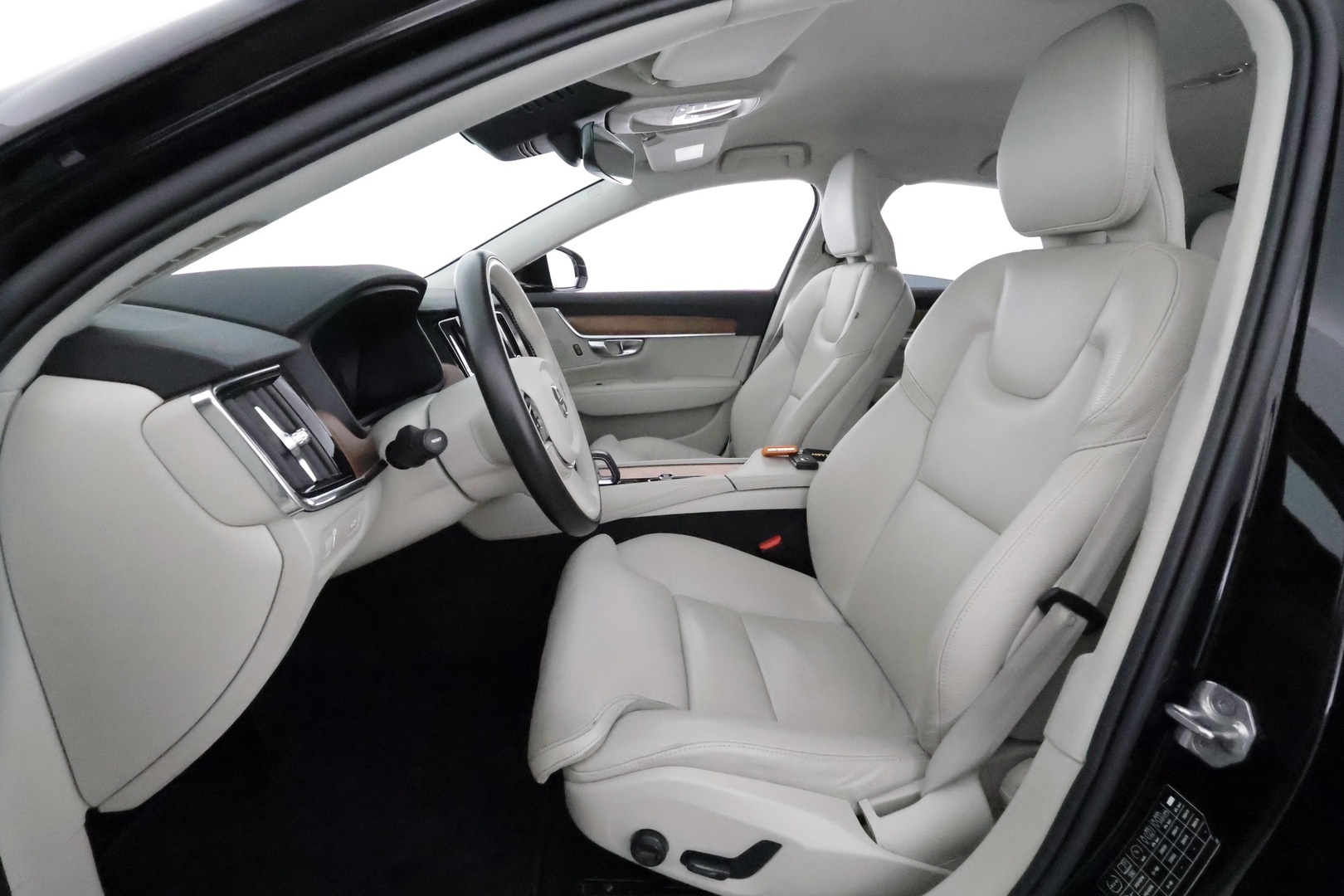 VOLVO S90 2022