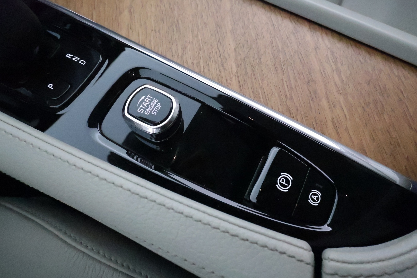 VOLVO S90 2022