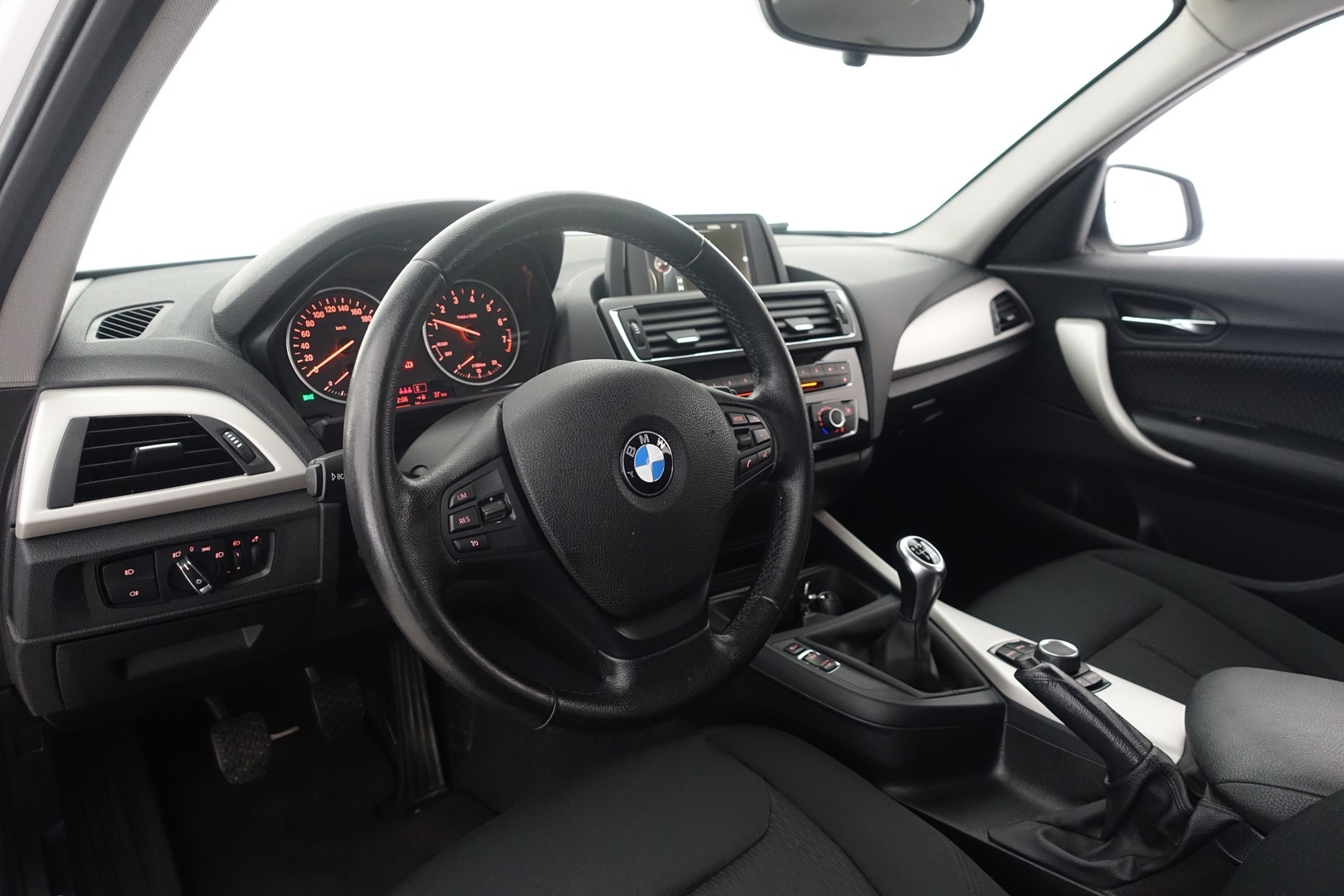 BMW 118 2016
