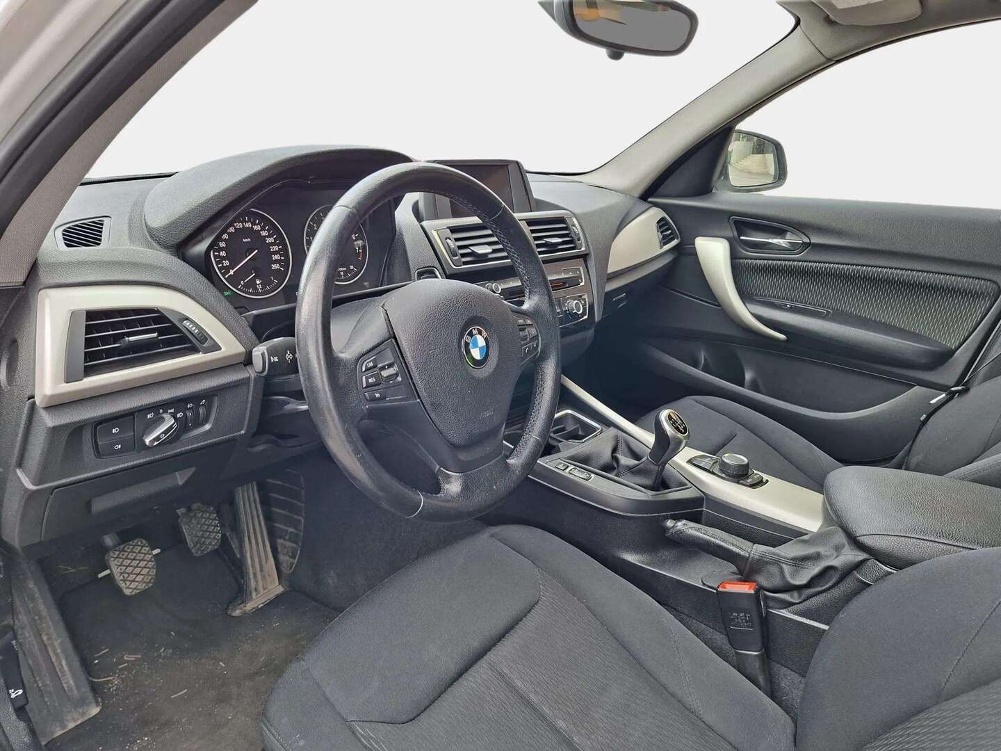 BMW 118 2016