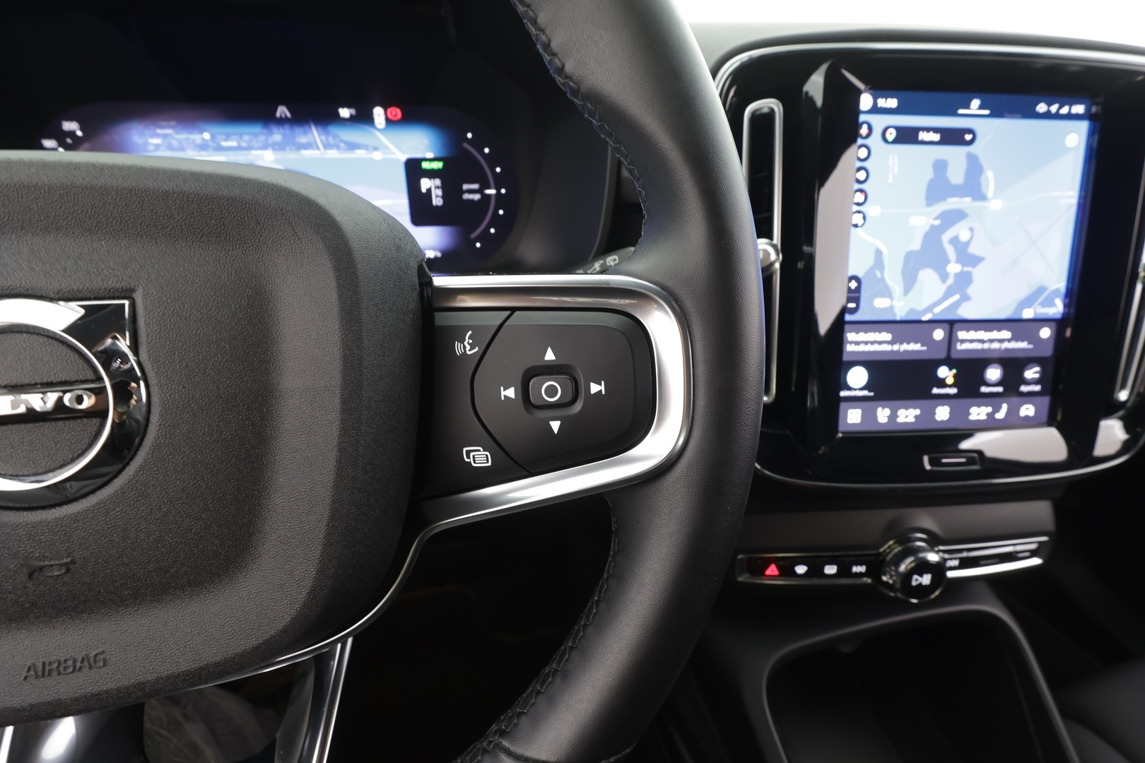 VOLVO XC40 2023