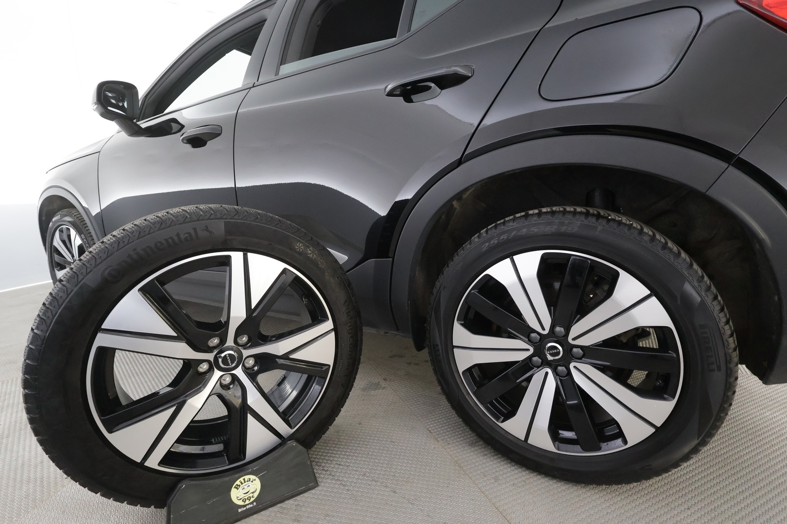 VOLVO XC40 2023