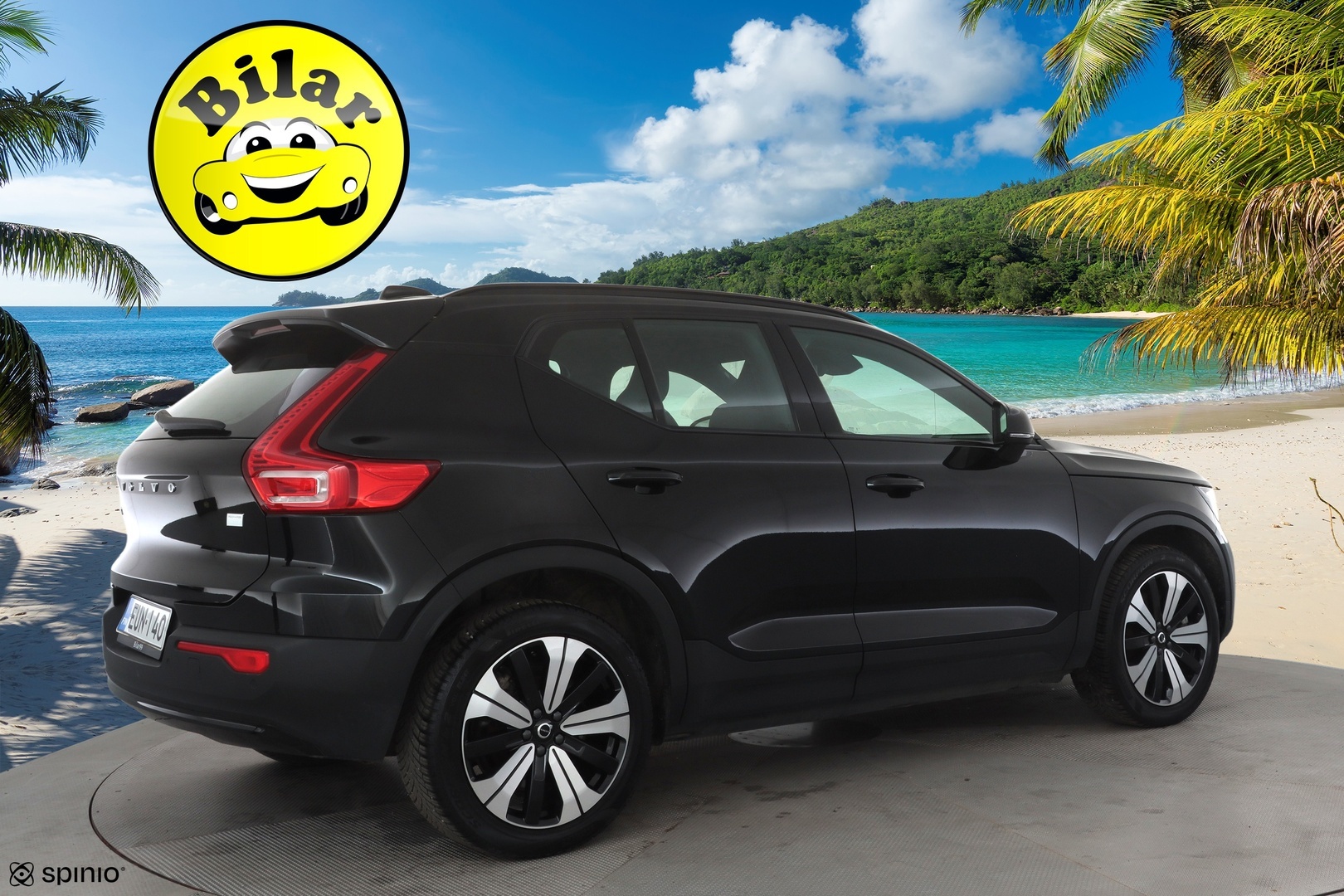 VOLVO XC40 2023