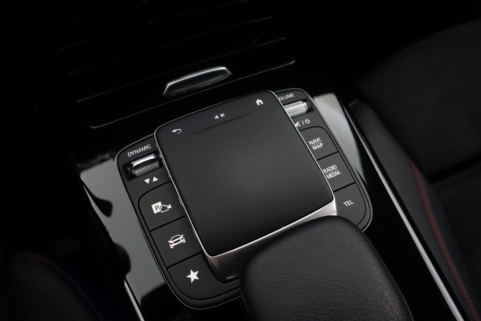 MERCEDES-BENZ CLA 2020