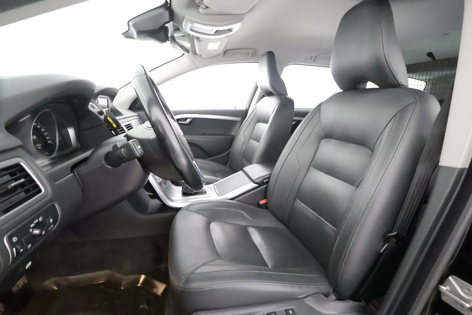 VOLVO V70 2015