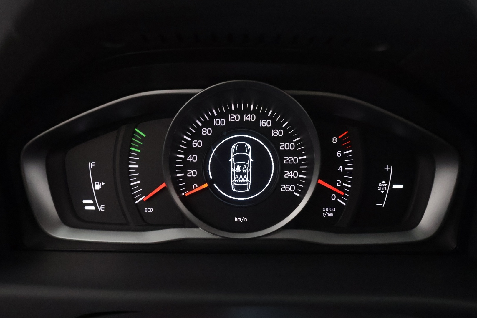 VOLVO V70 2015
