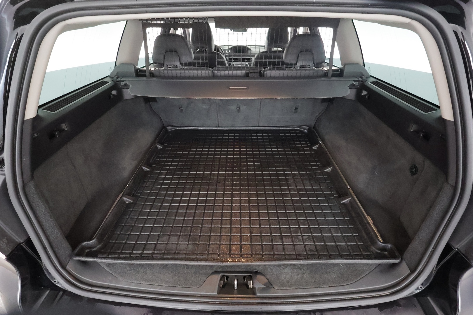 VOLVO V70 2015