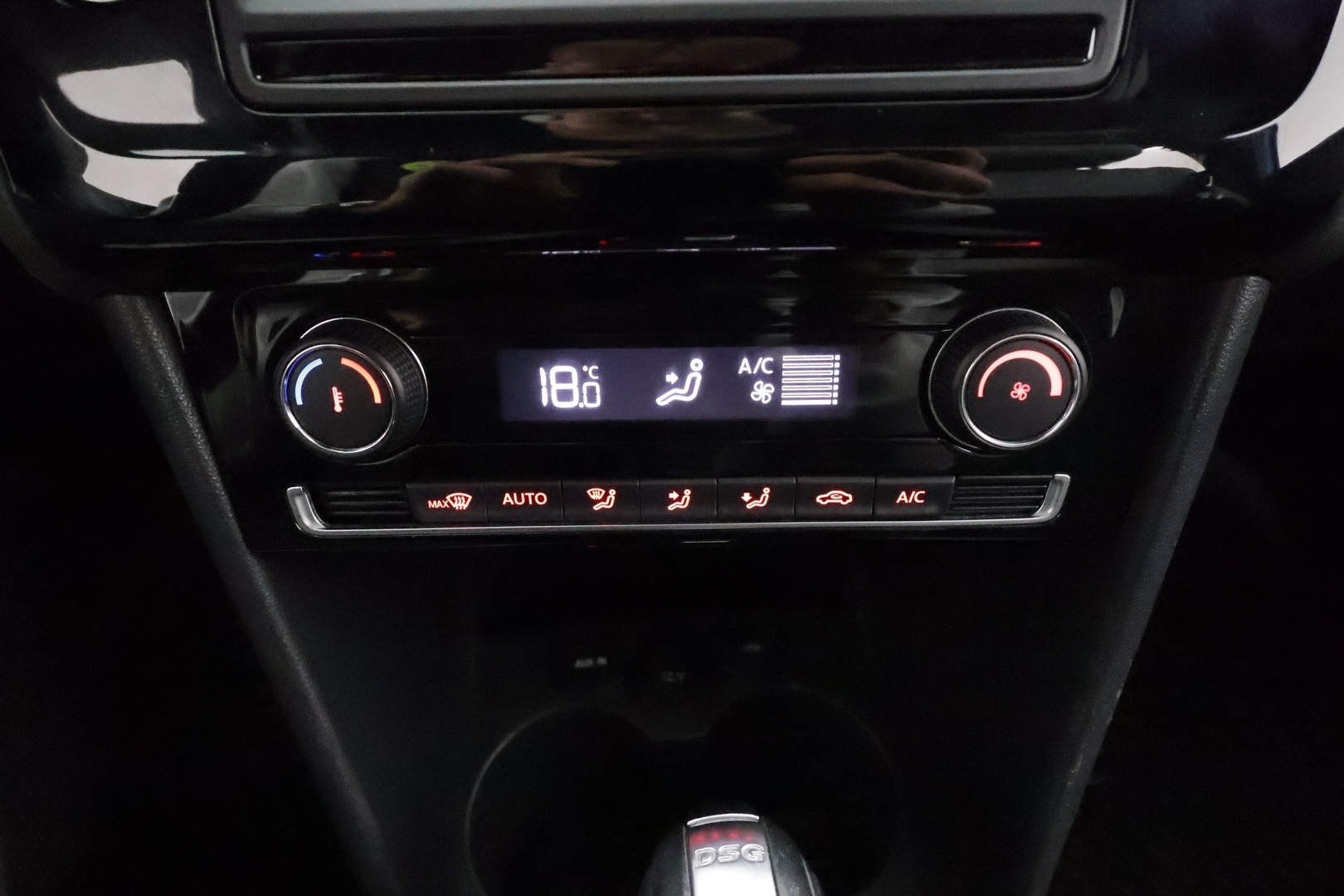 VOLKSWAGEN Polo 2016