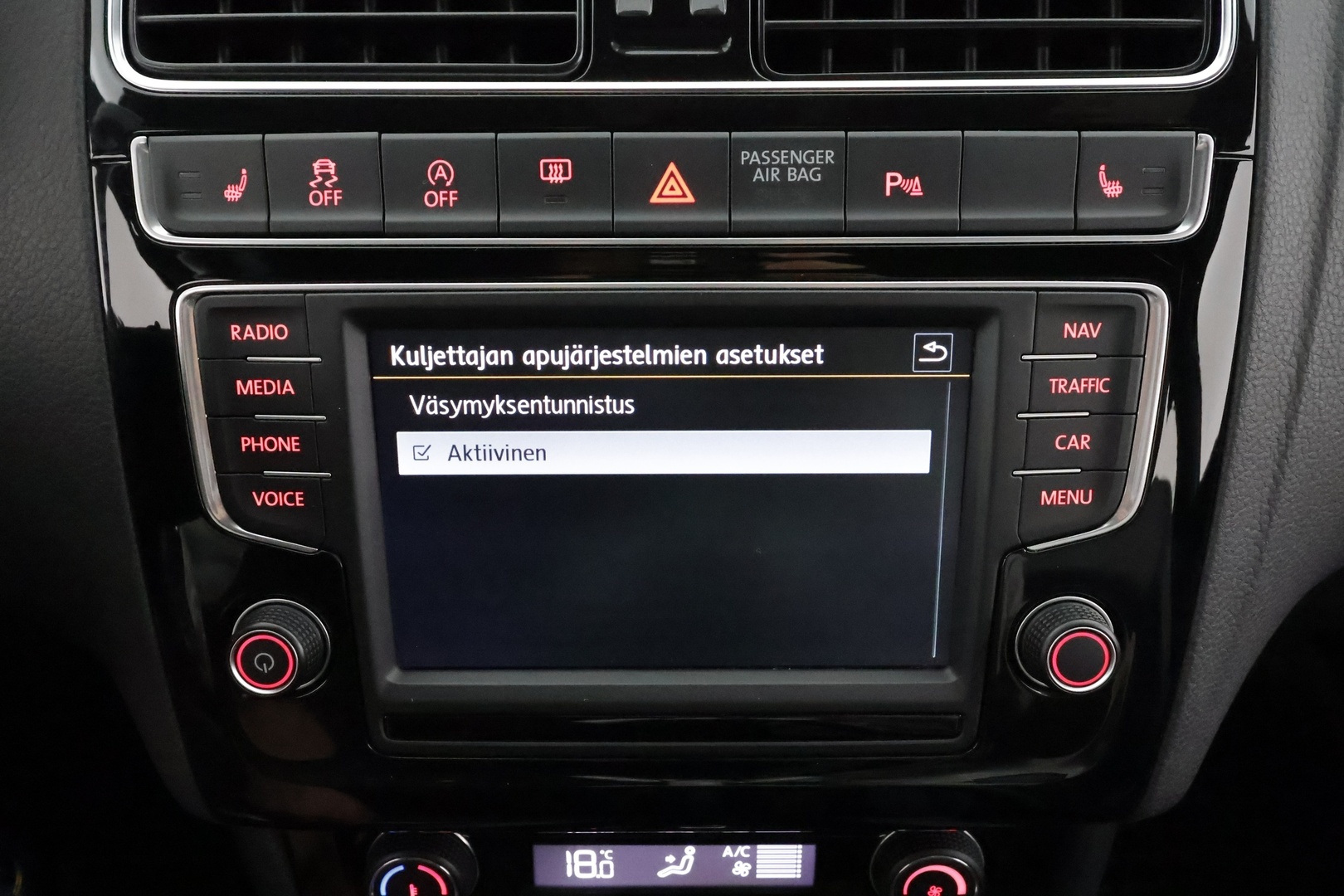 VOLKSWAGEN Polo 2016