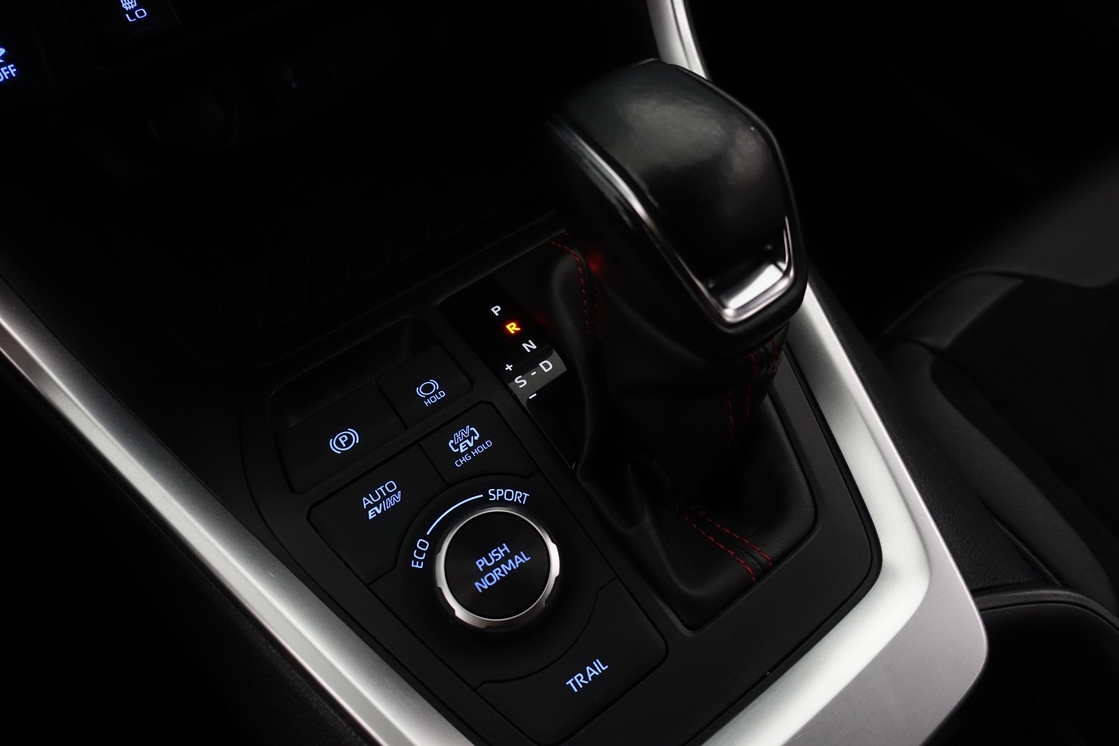 TOYOTA RAV4 2021
