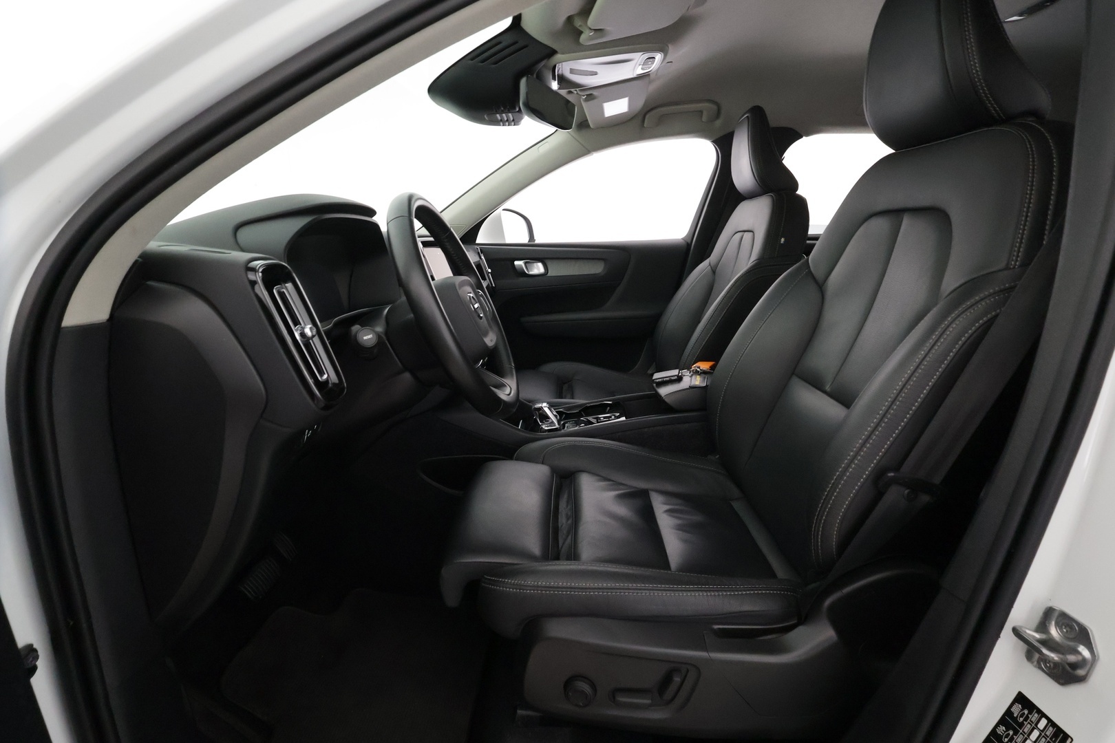 VOLVO XC40 2021