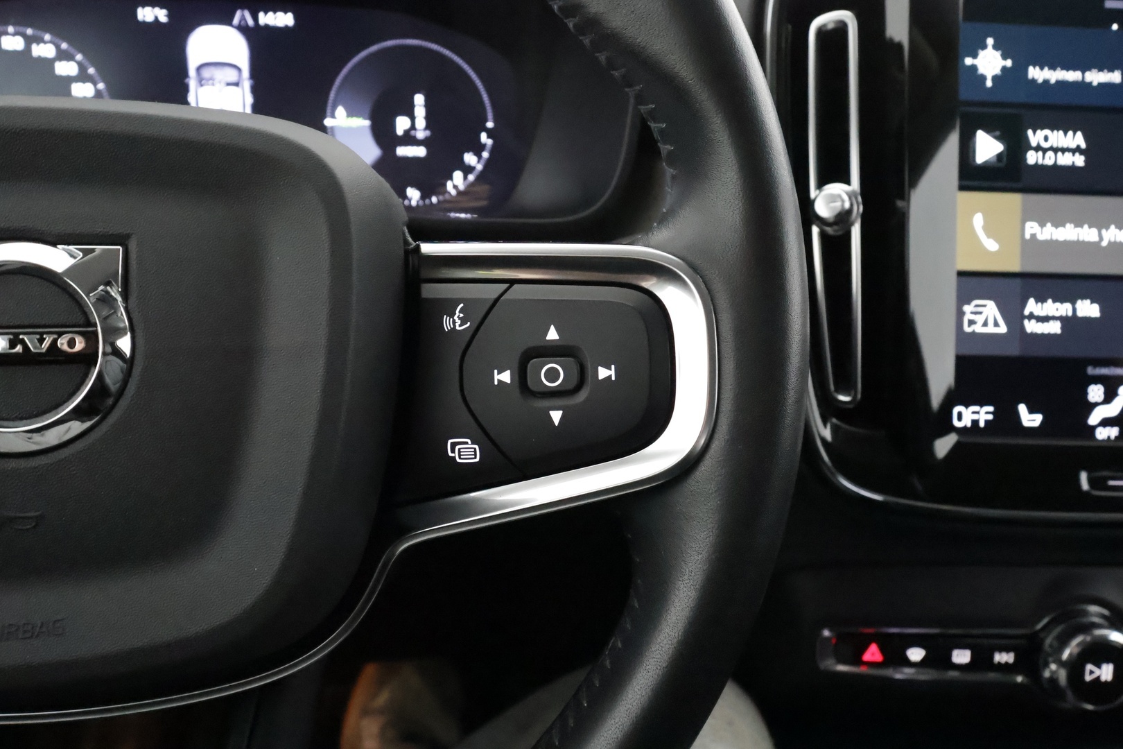 VOLVO XC40 2021