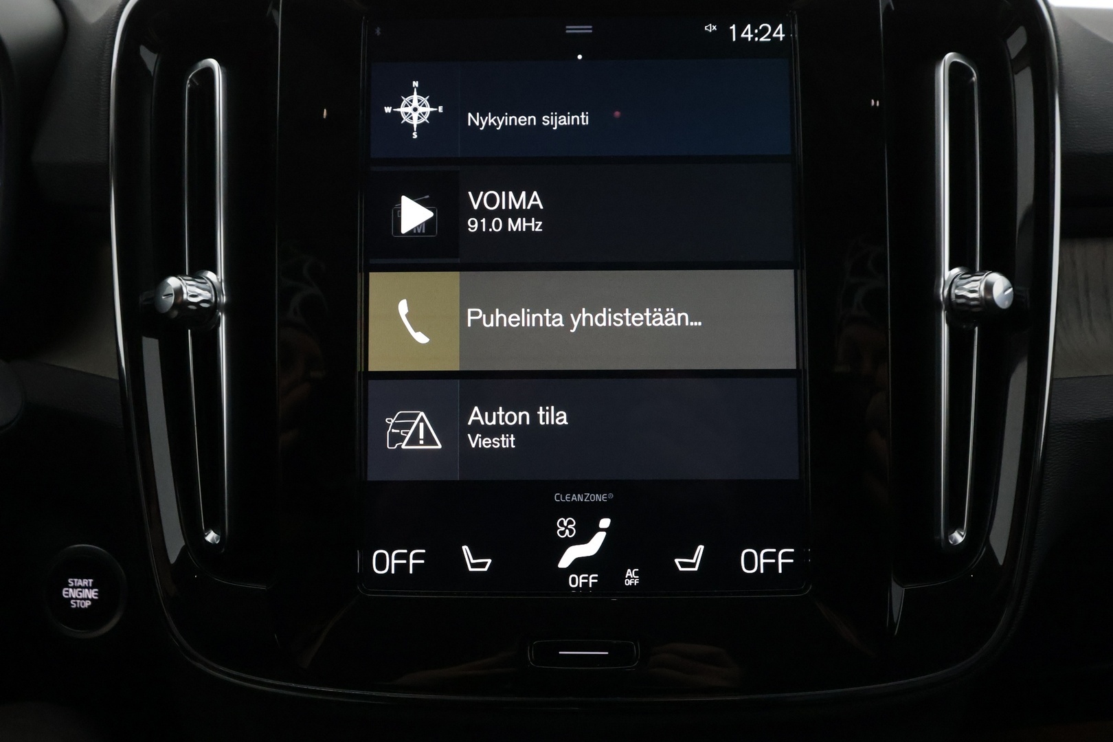 VOLVO XC40 2021