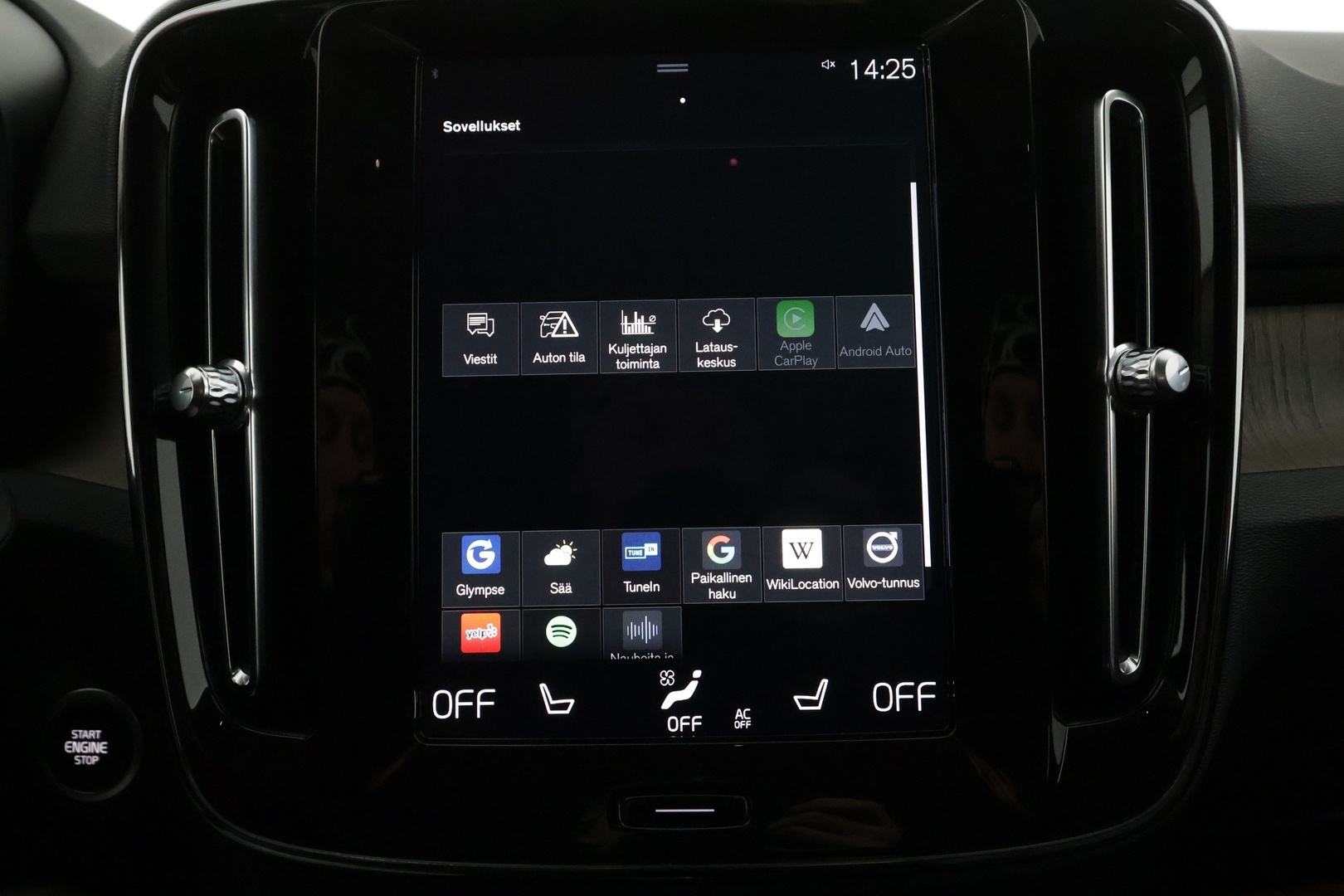 VOLVO XC40 2021
