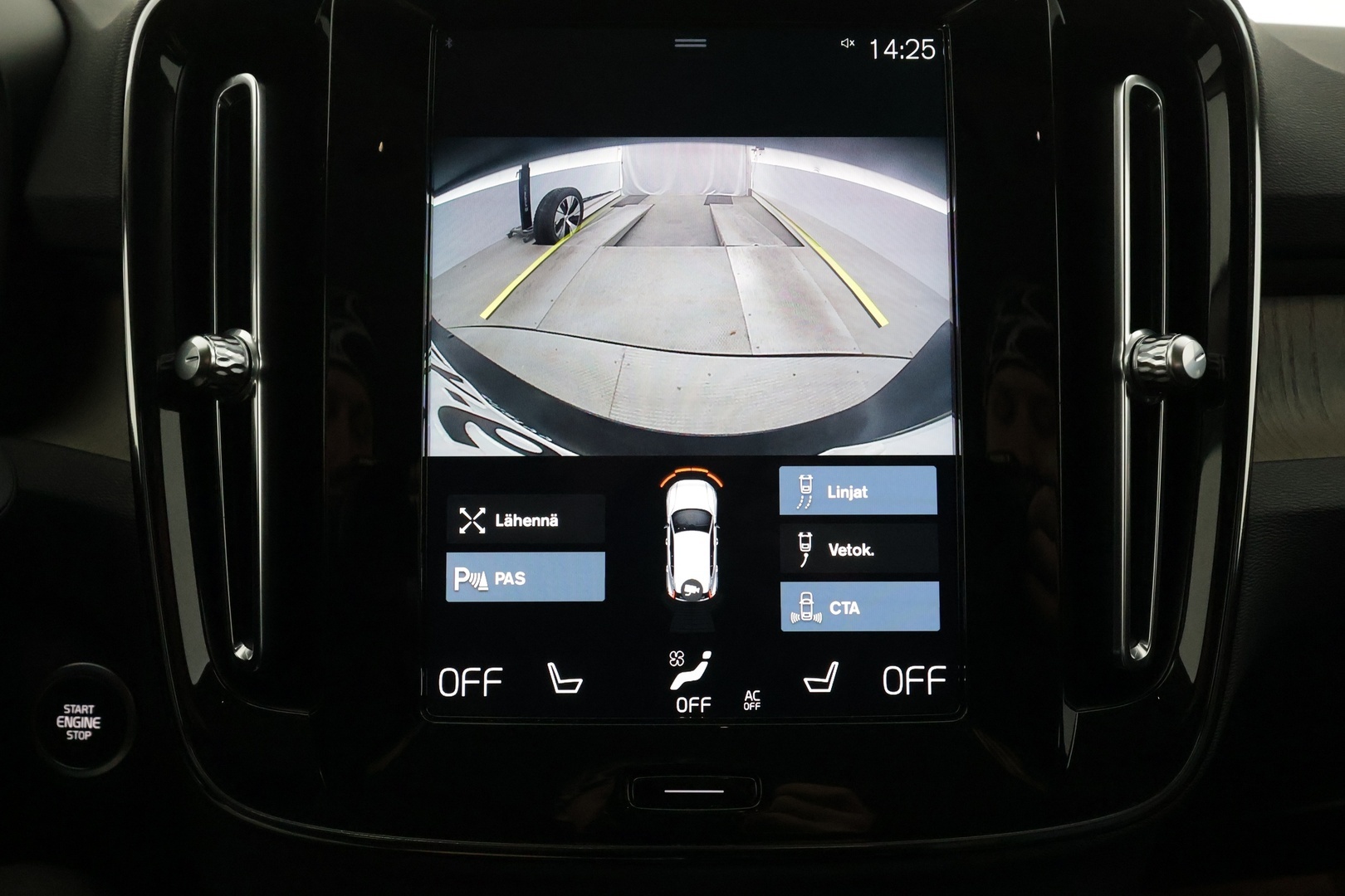 VOLVO XC40 2021
