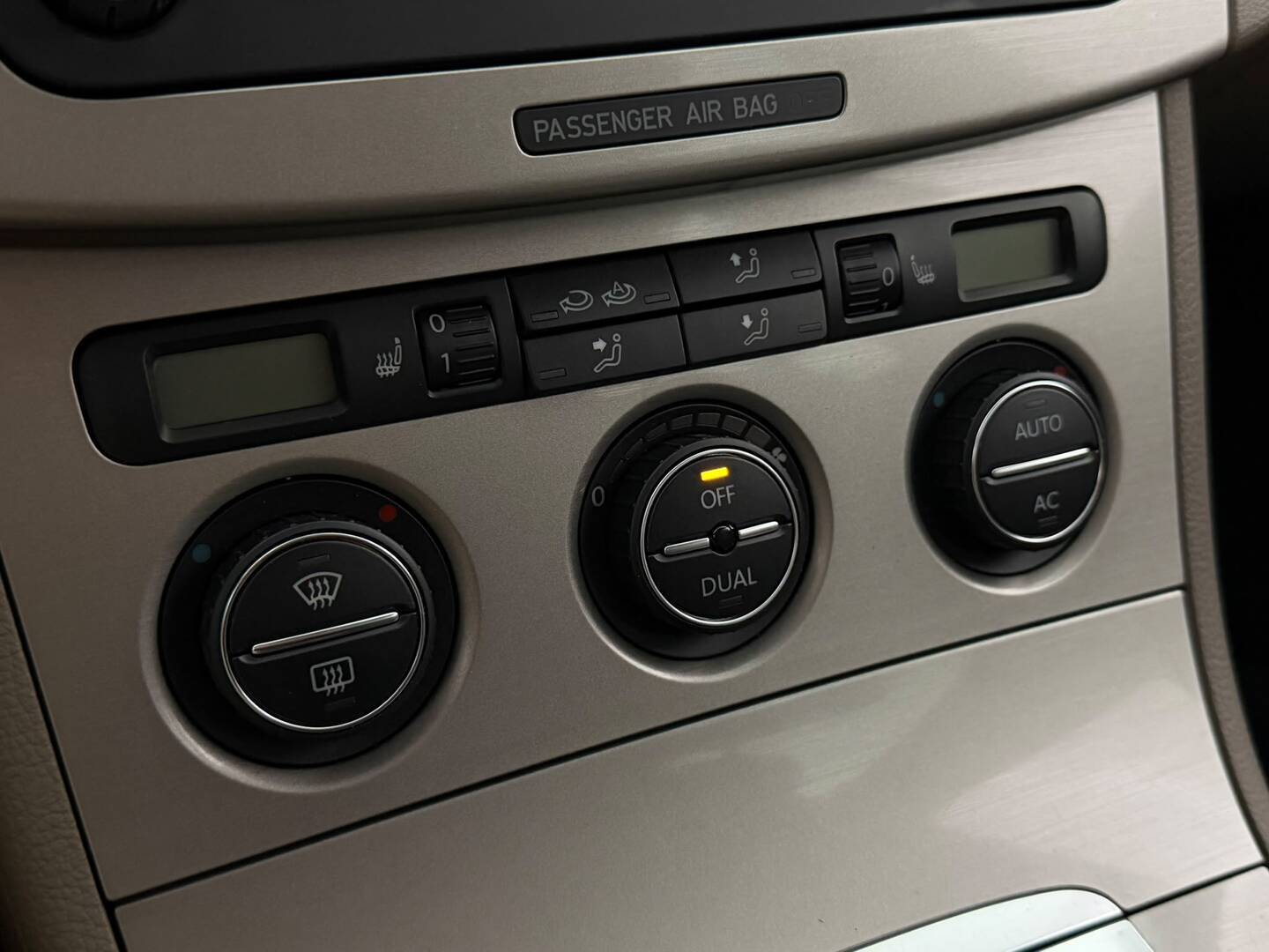 VOLKSWAGEN Passat 2009
