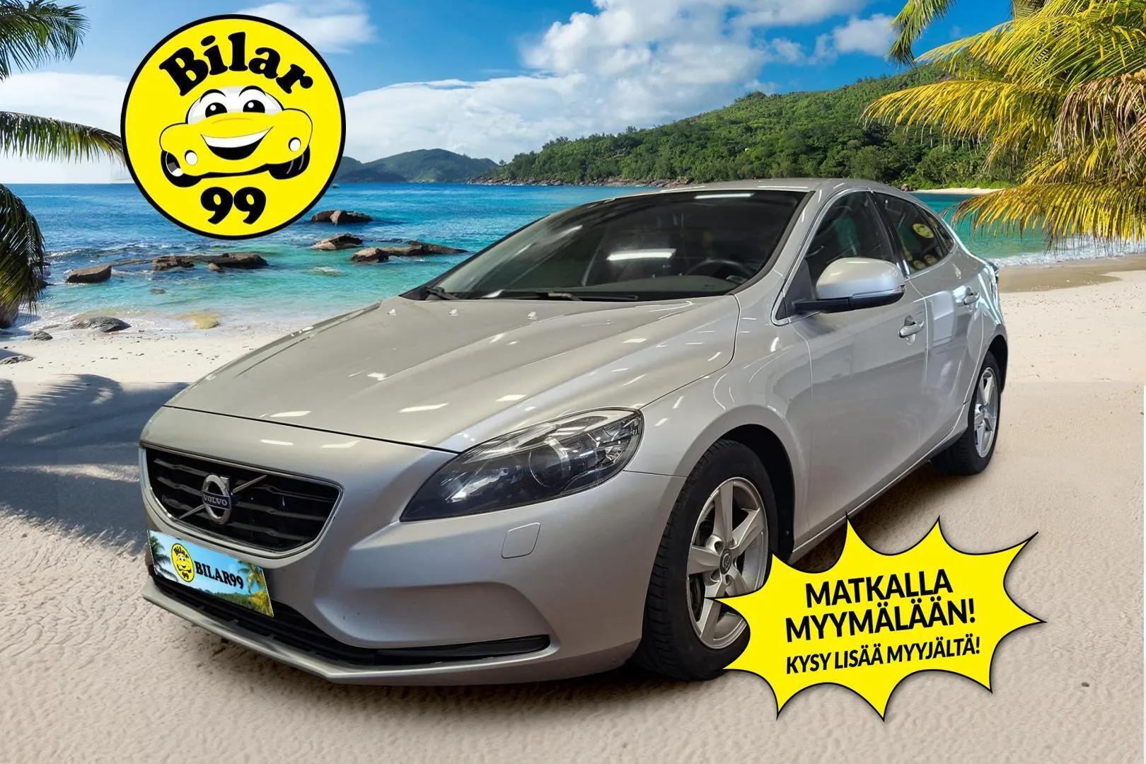 VOLVO V40 2016