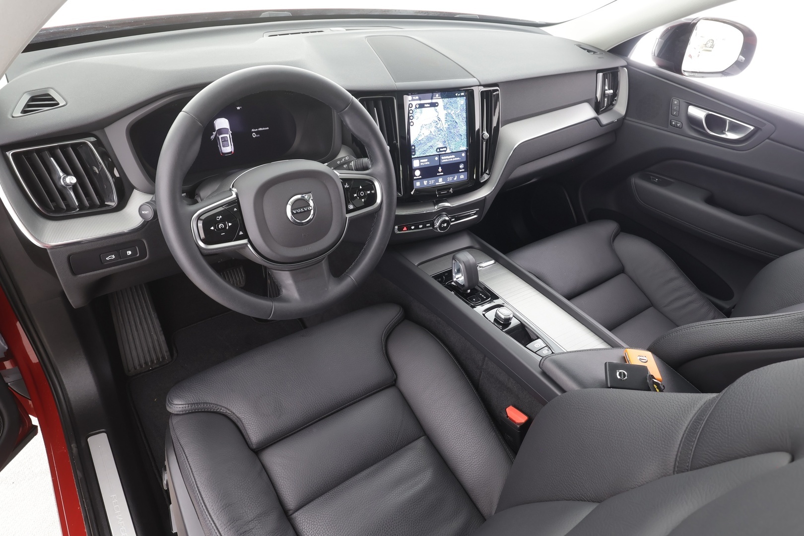 VOLVO XC60 2023