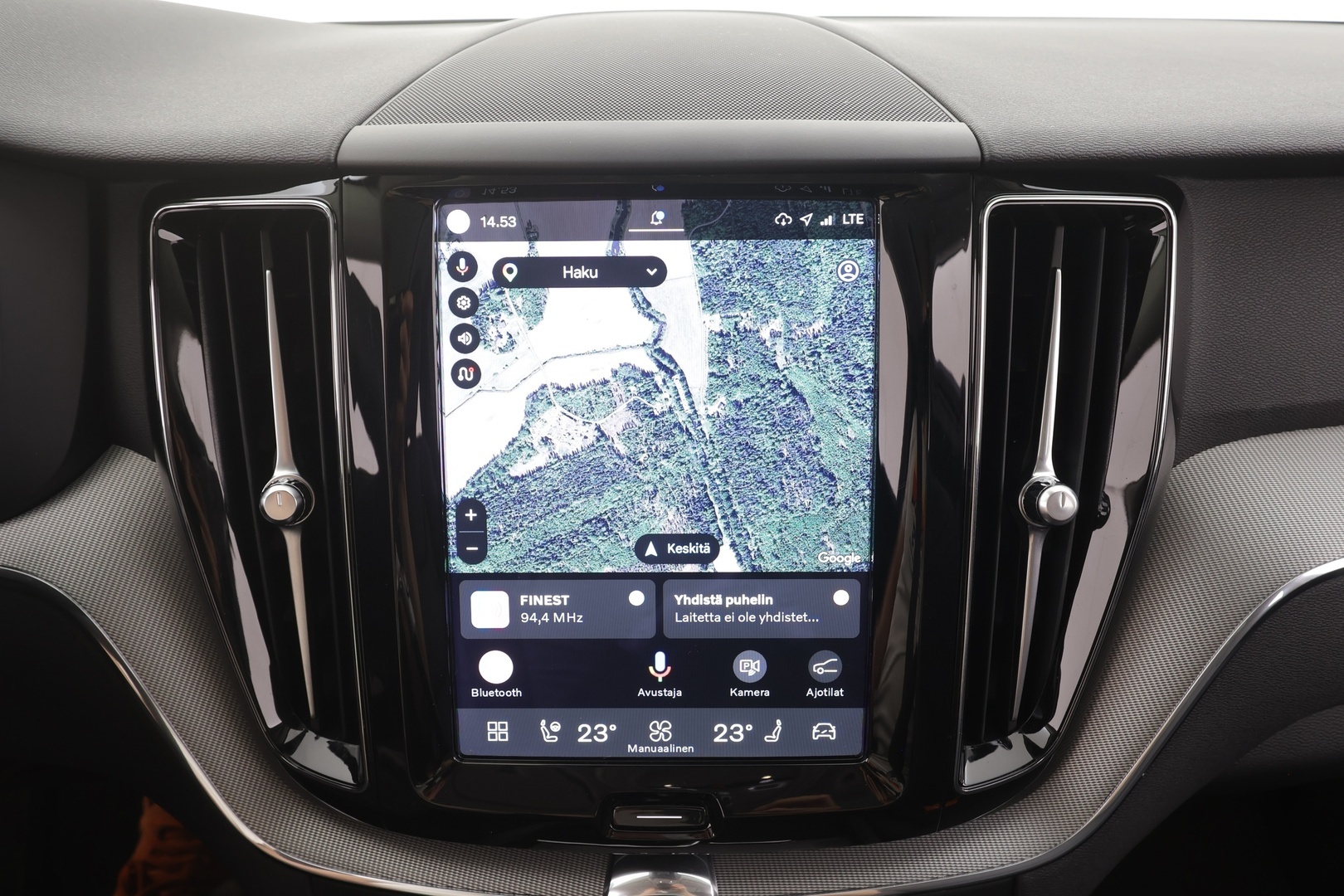 VOLVO XC60 2023