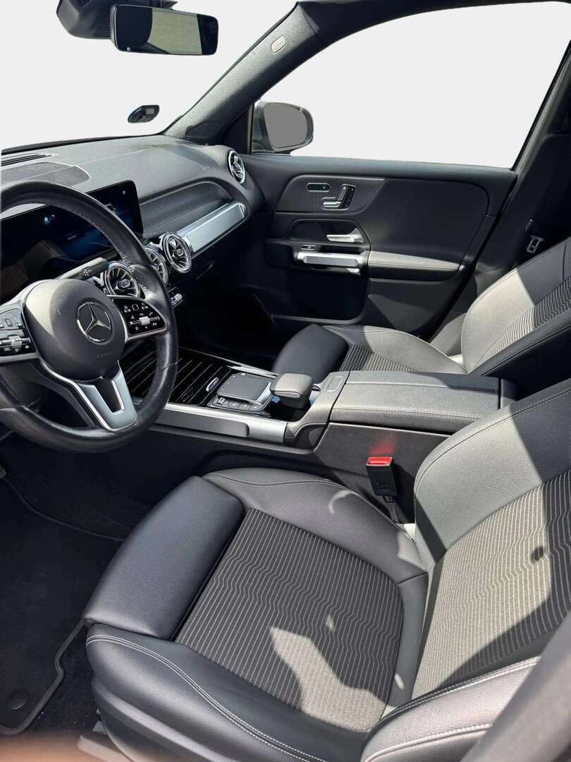 MERCEDES-BENZ EQB 2023