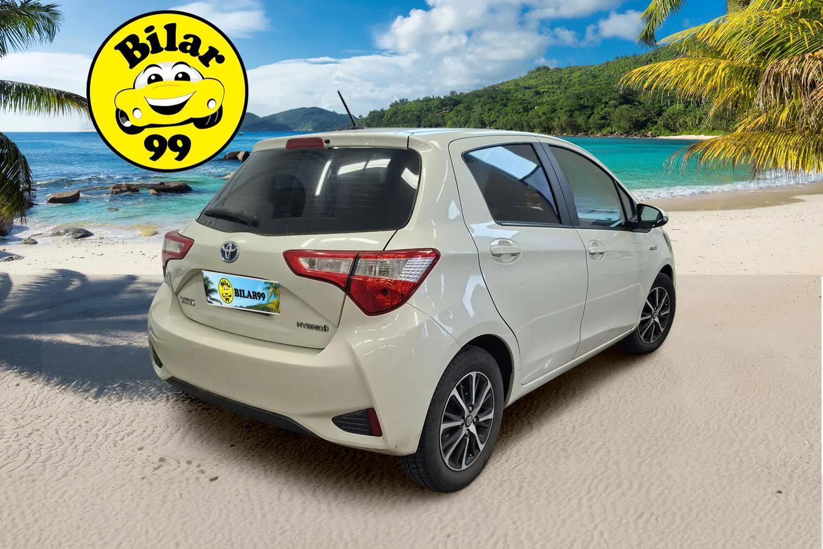 TOYOTA Yaris 2018