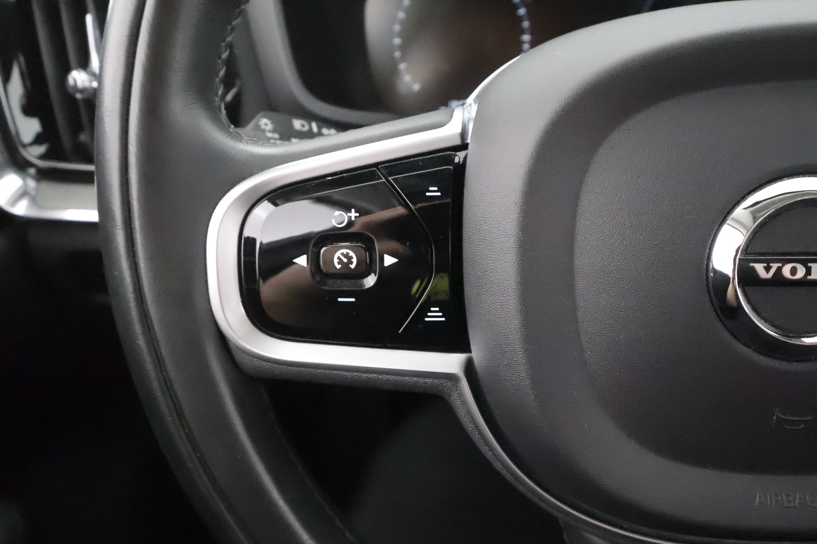 VOLVO V60 2021