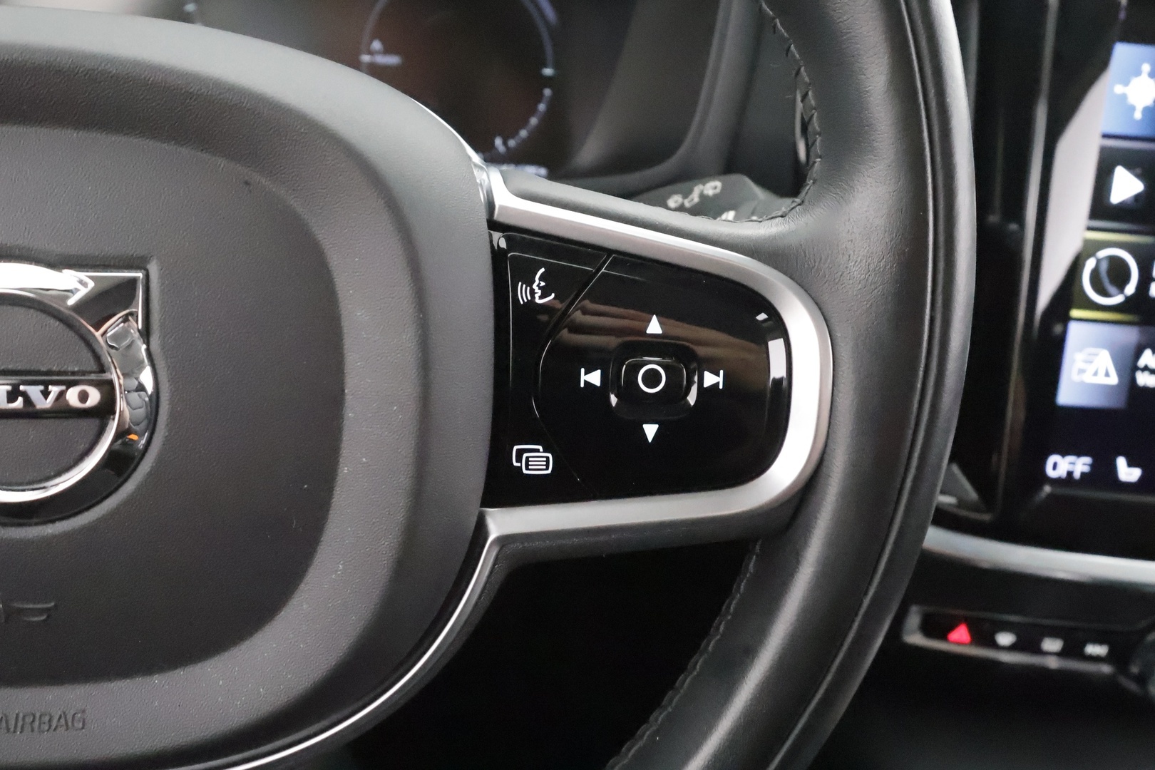 VOLVO V60 2021