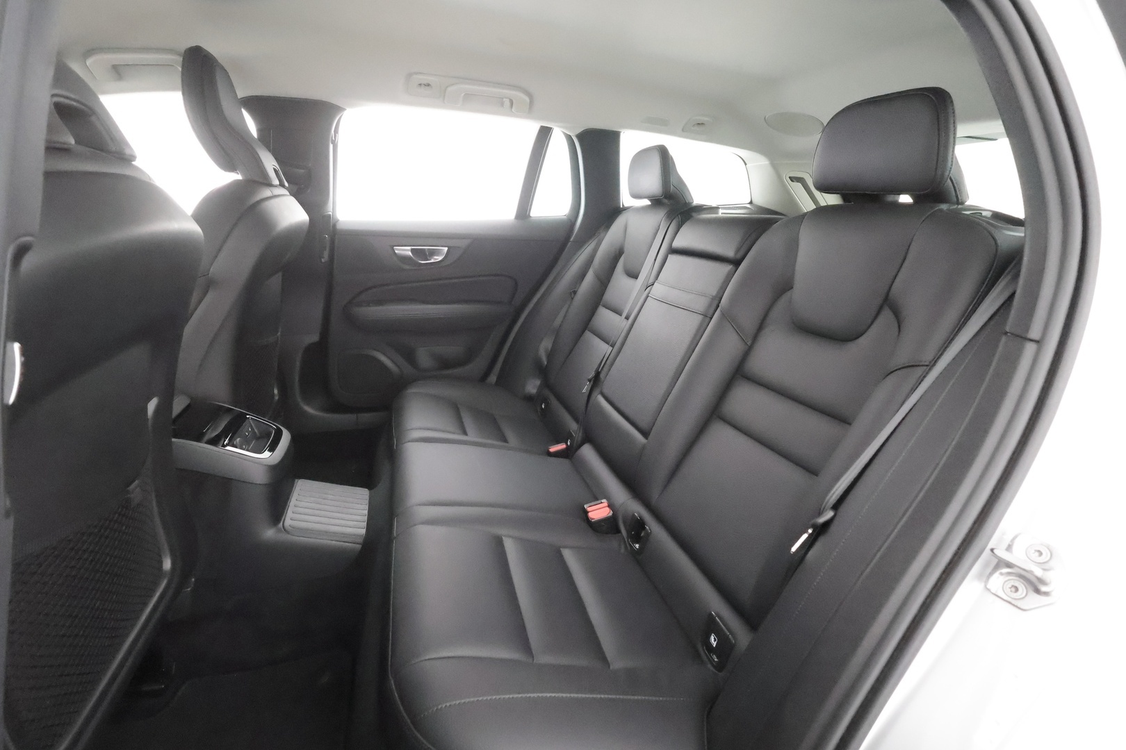 VOLVO V60 2021