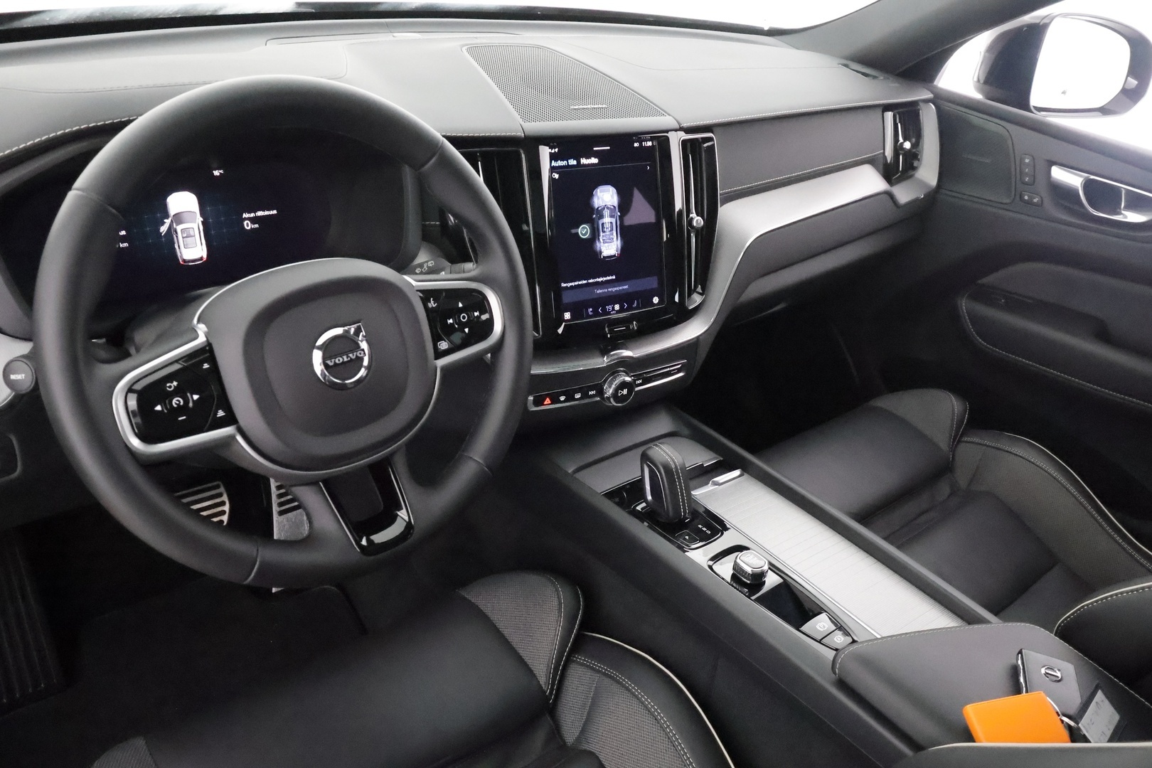 VOLVO XC60 2022