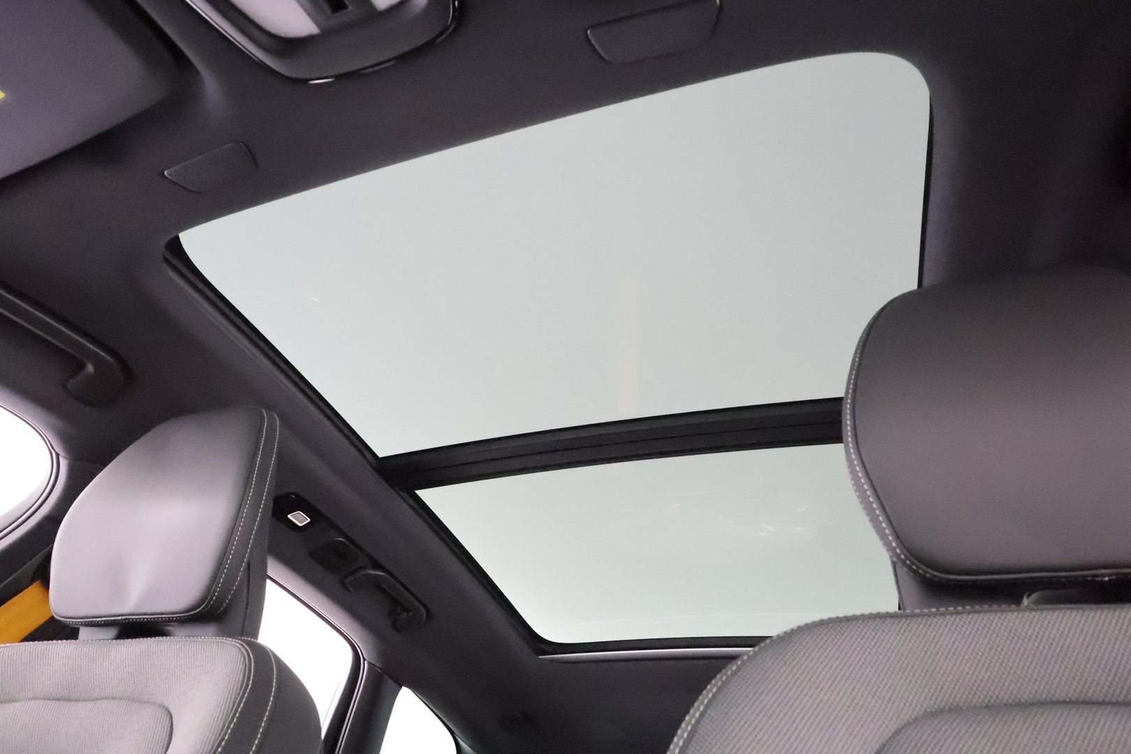 VOLVO XC60 2022
