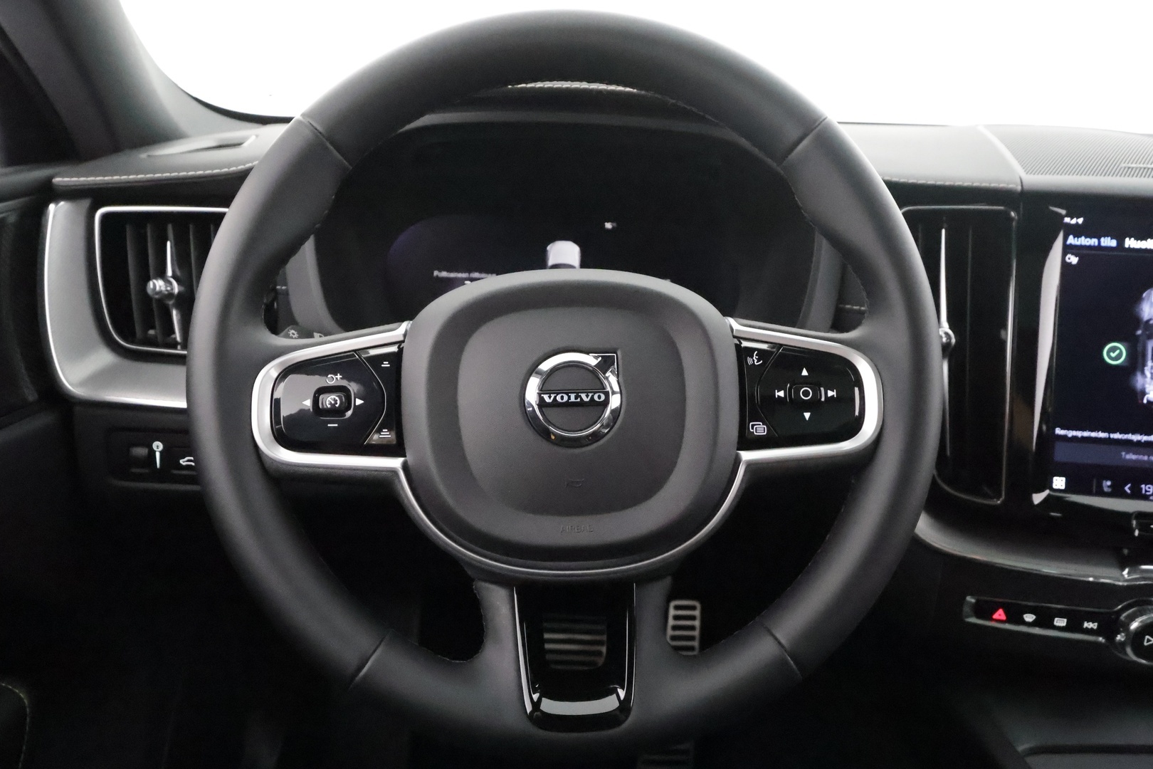 VOLVO XC60 2022