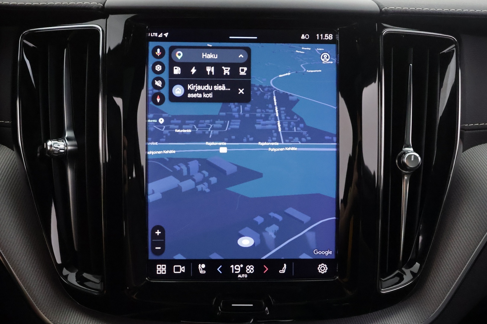 VOLVO XC60 2022