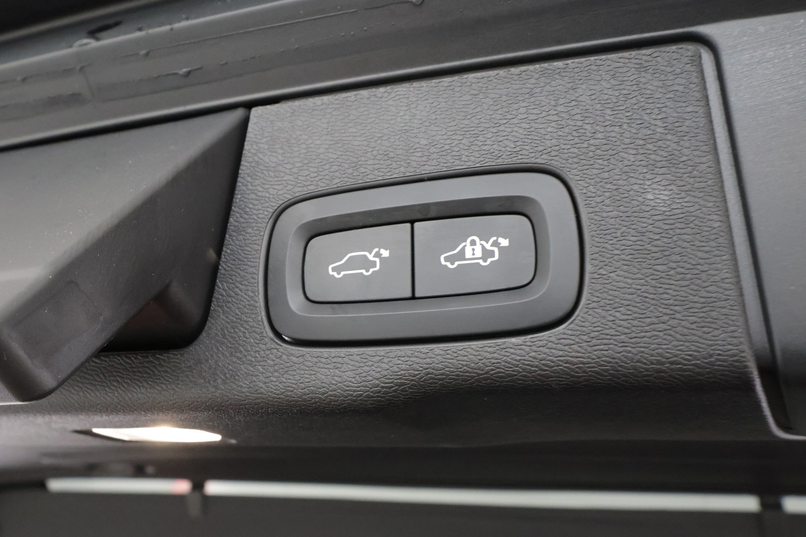 VOLVO XC60 2022