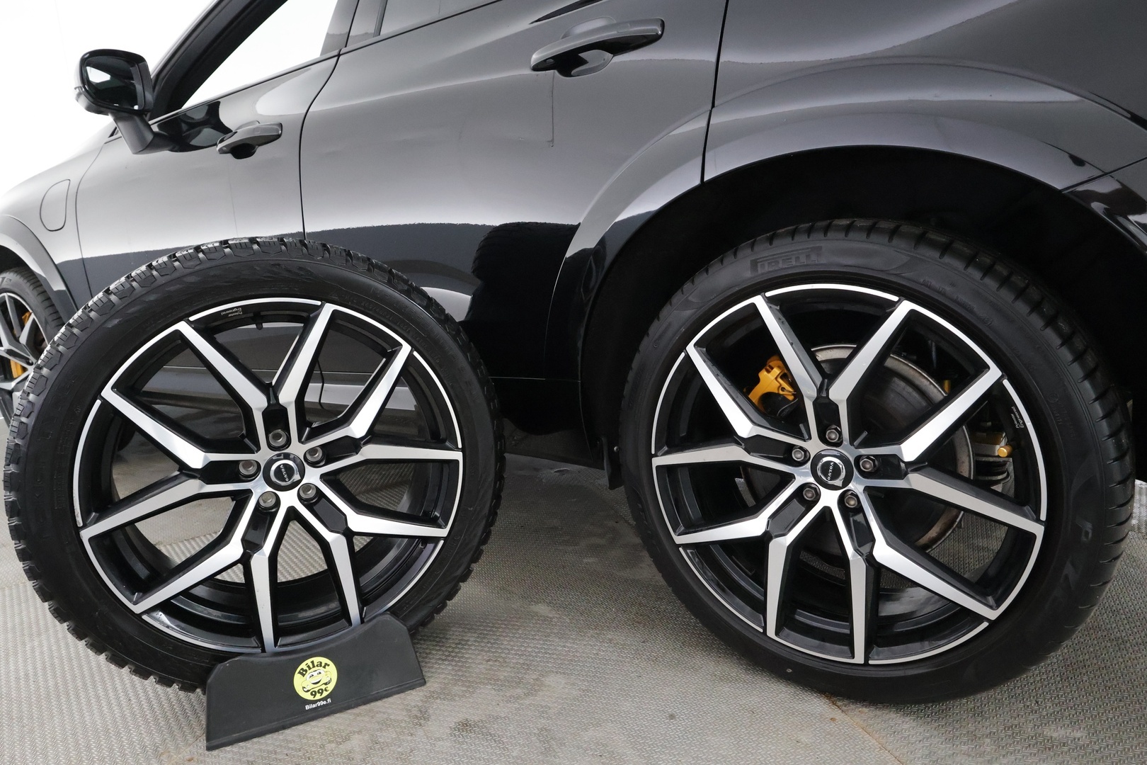 VOLVO XC60 2022